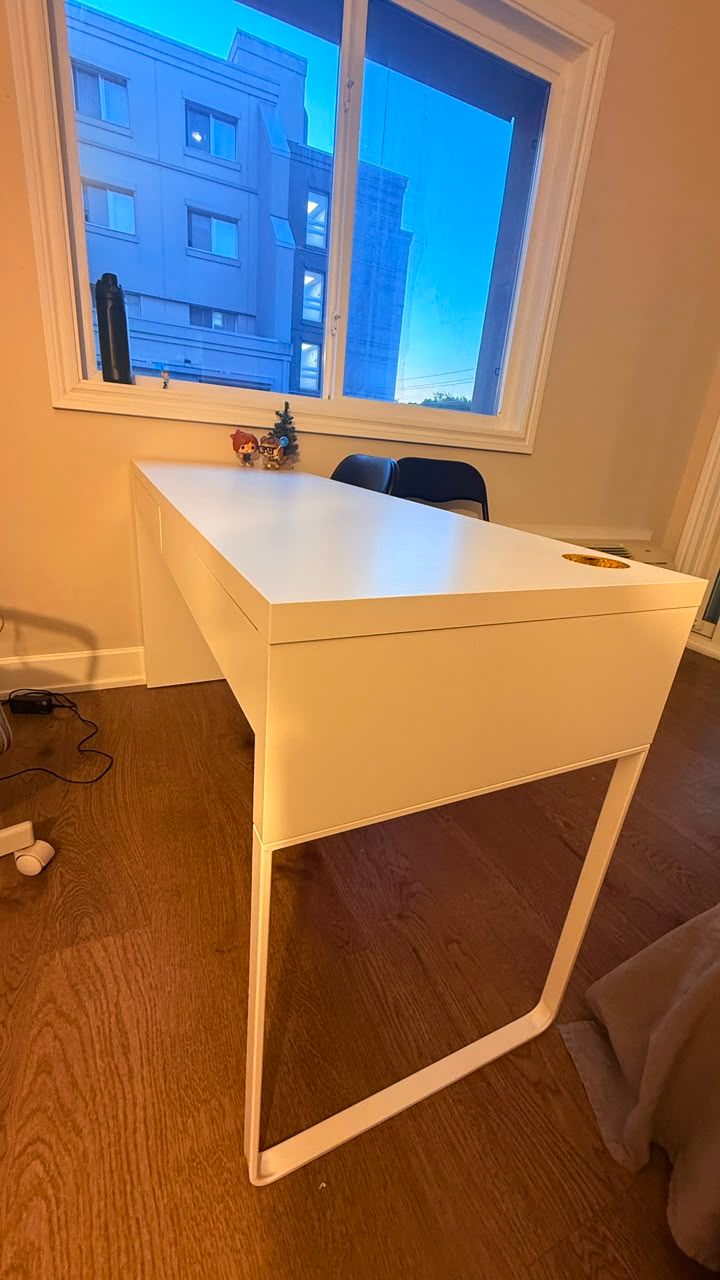 IKEA MICKE Desk – White