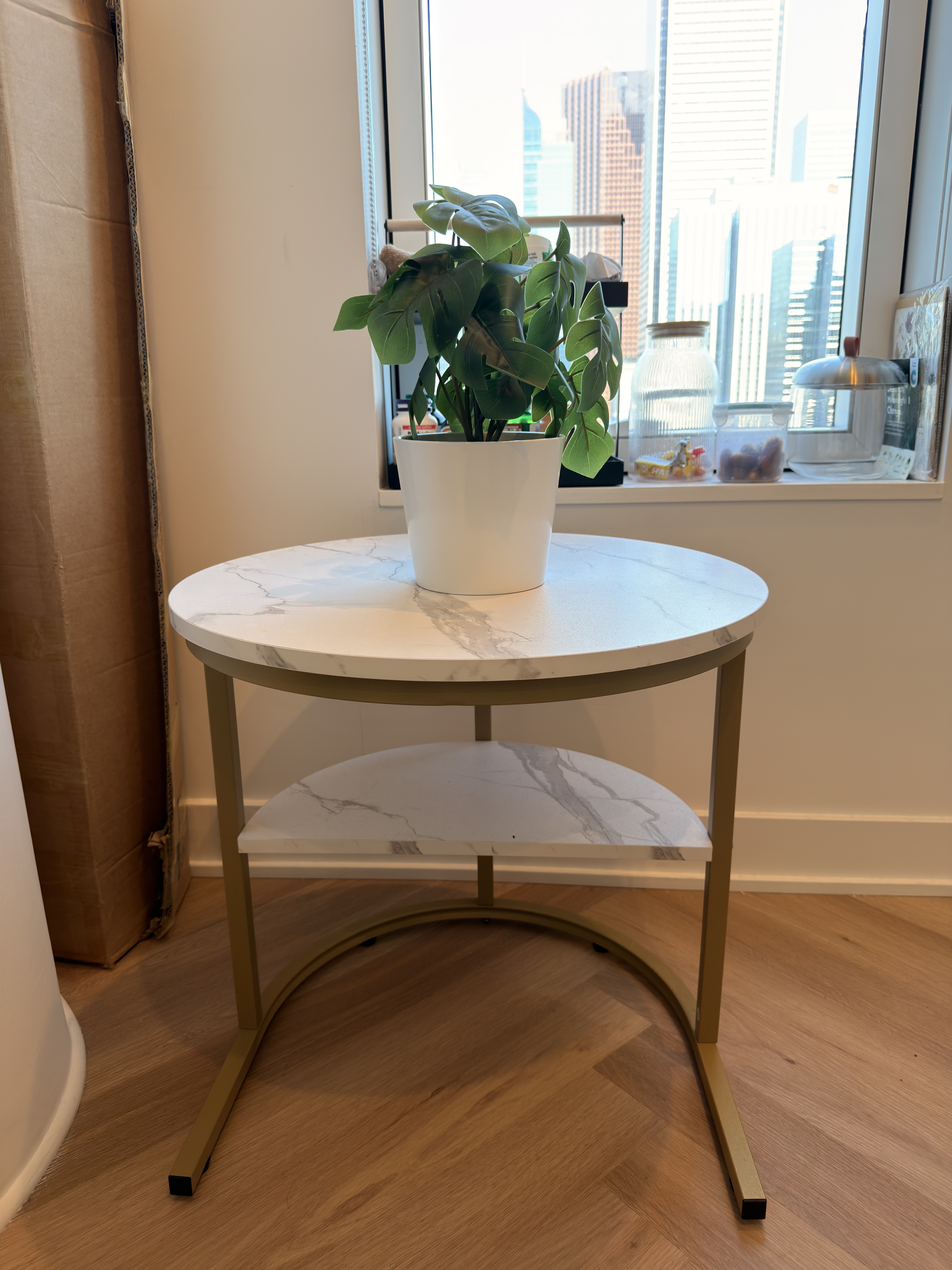 Modern Round Faux Marble Coffee / Side Table–Excellent Condition