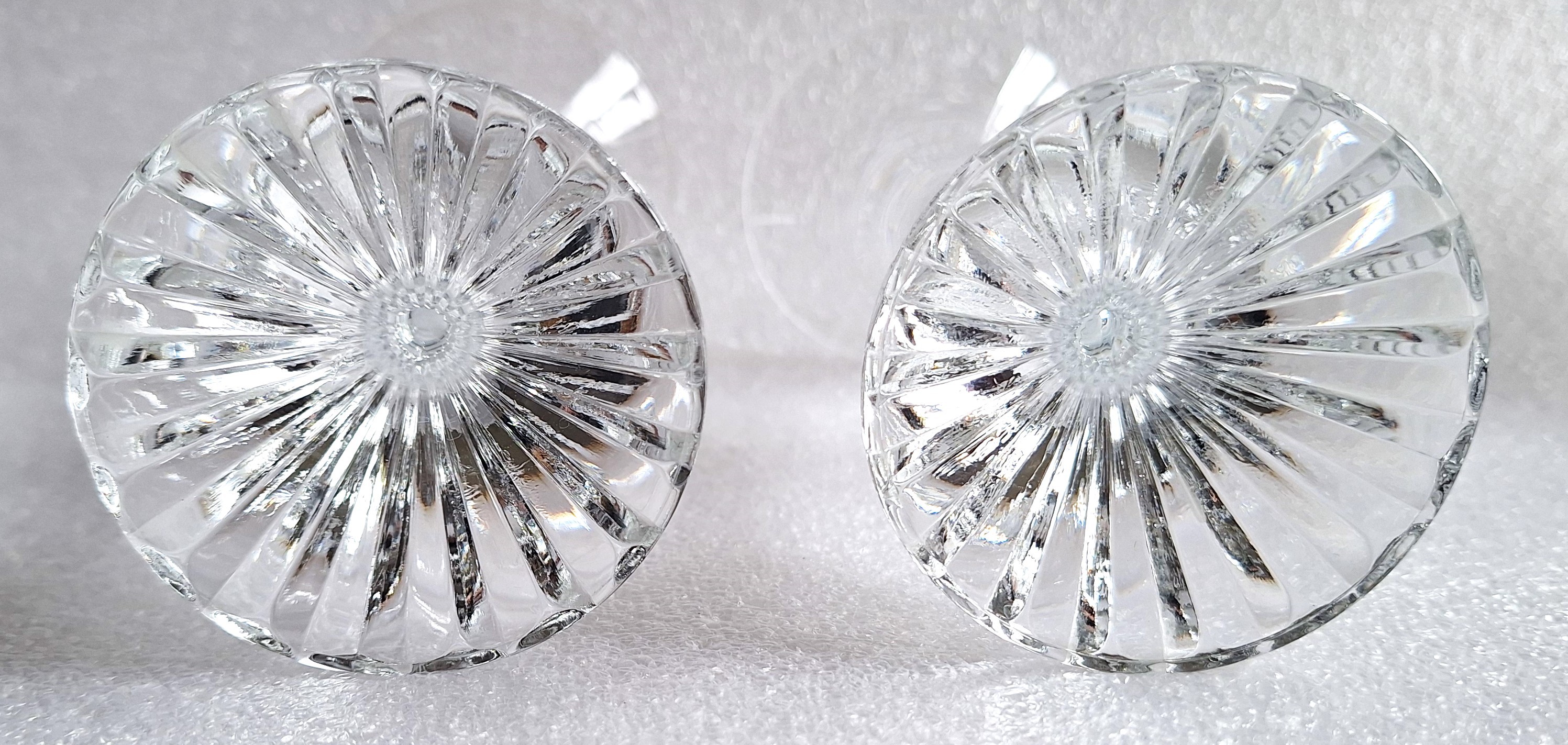 Two clear glass candlesticks with fluted bases - photo 5