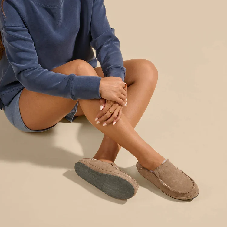 New in box OluKai Nohea Slipper - Tan/Tan - Women's Size 8