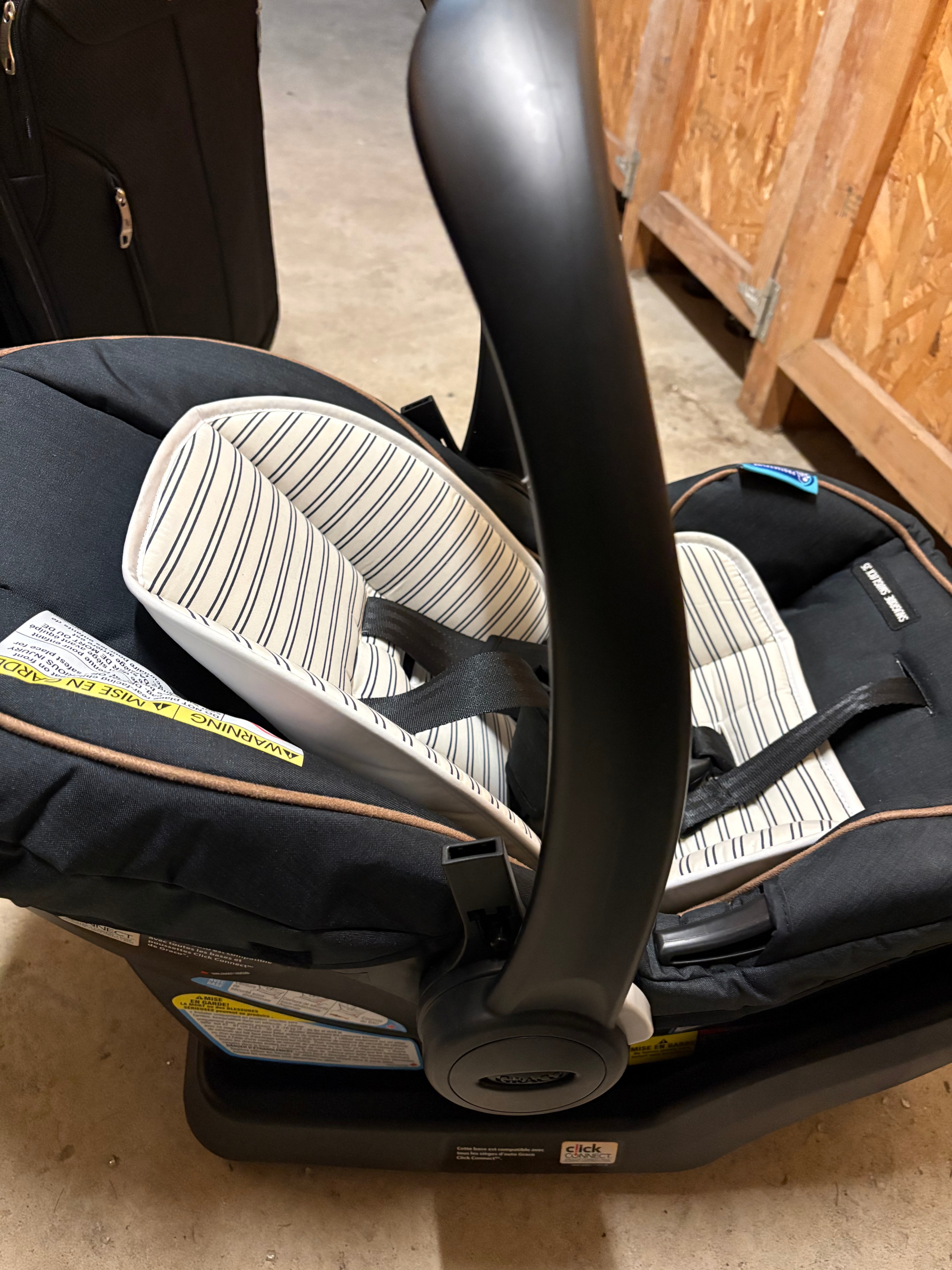 Graco Snugride Snuglock Infant Car Seat with Base - photo 3