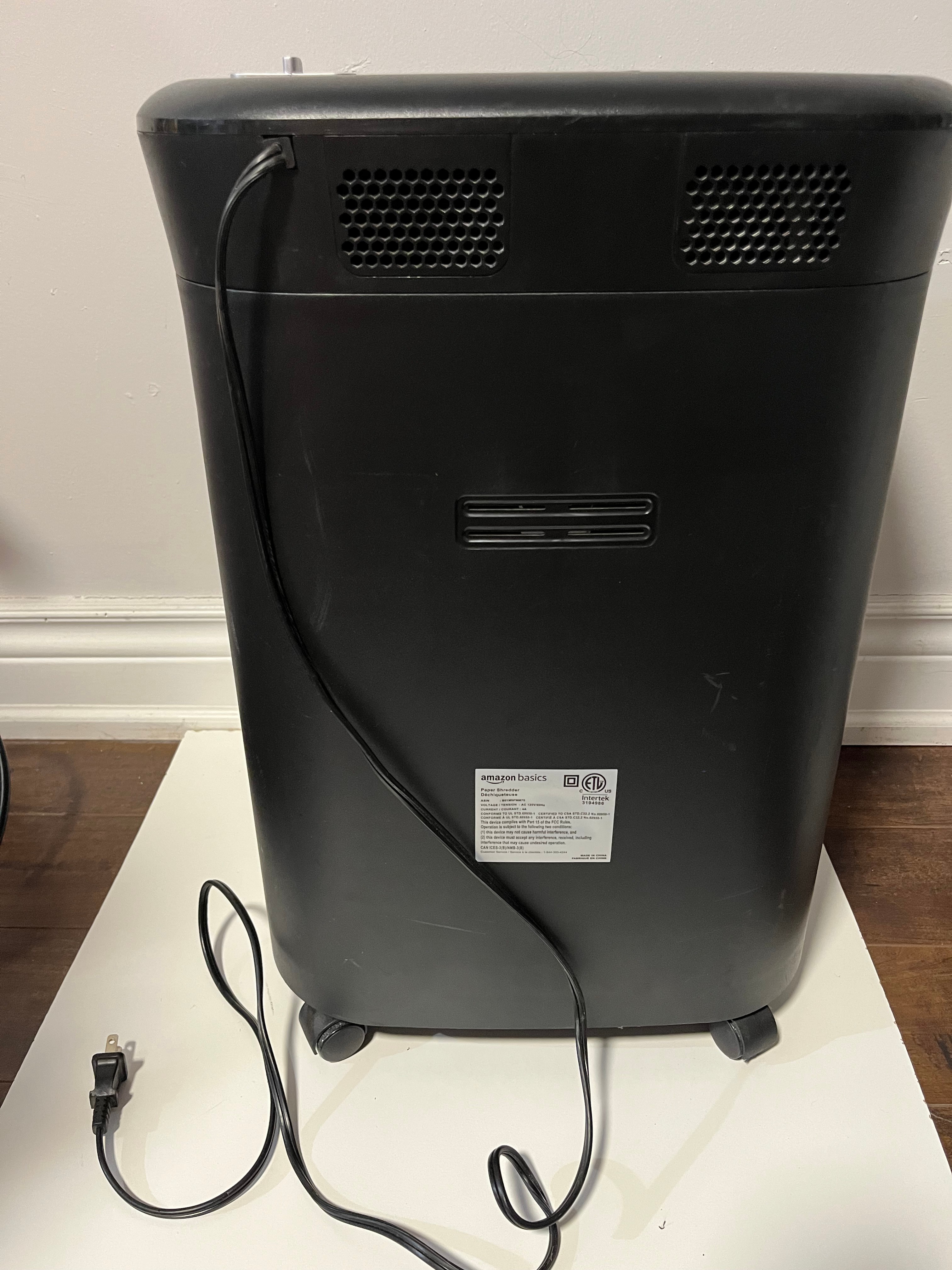 Amazon Basics 15-Sheet High-Security Micro-Cut Paper Shredder - photo 3