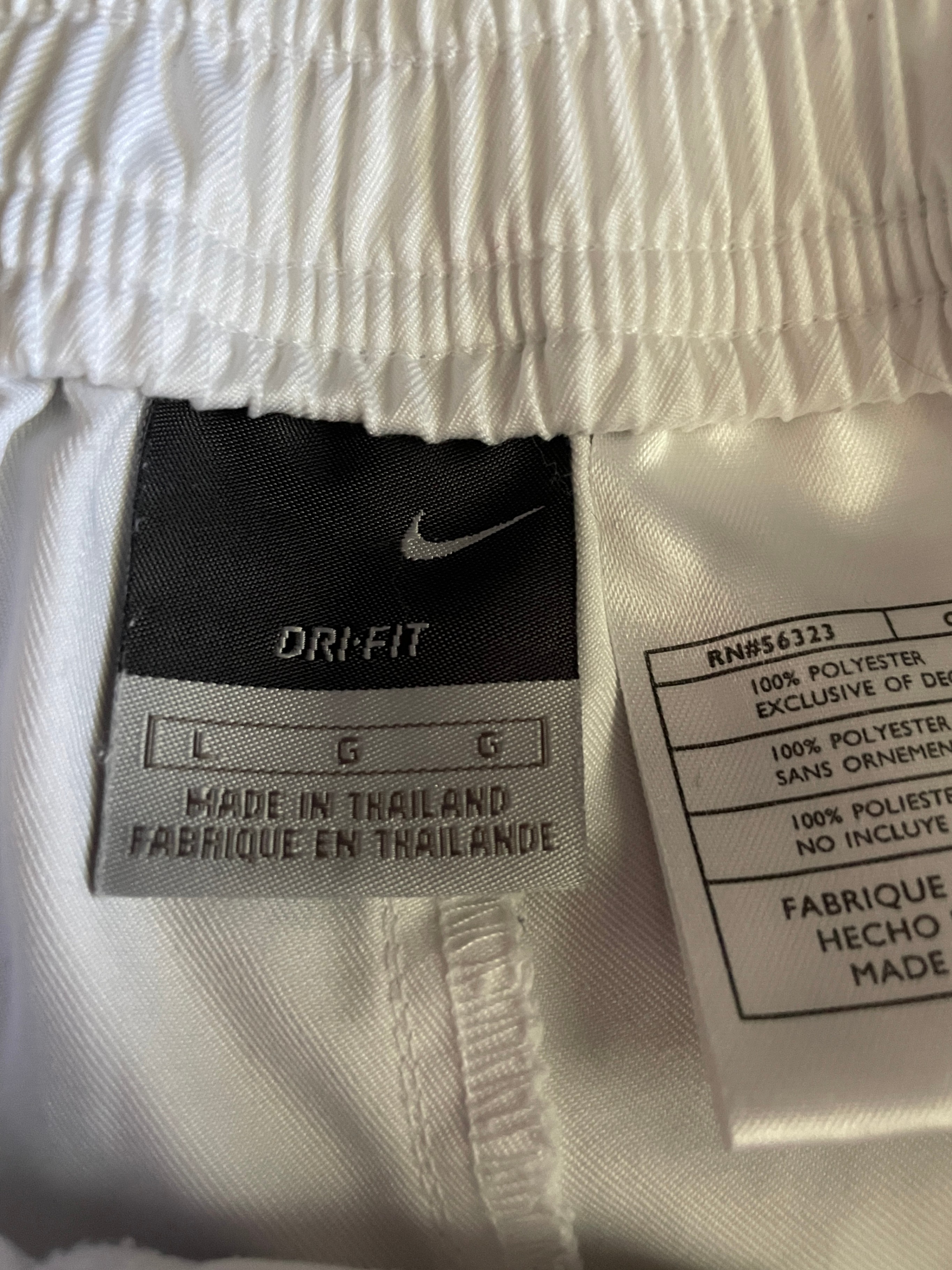 Ladies White Sz L Nike shorts. - photo 2