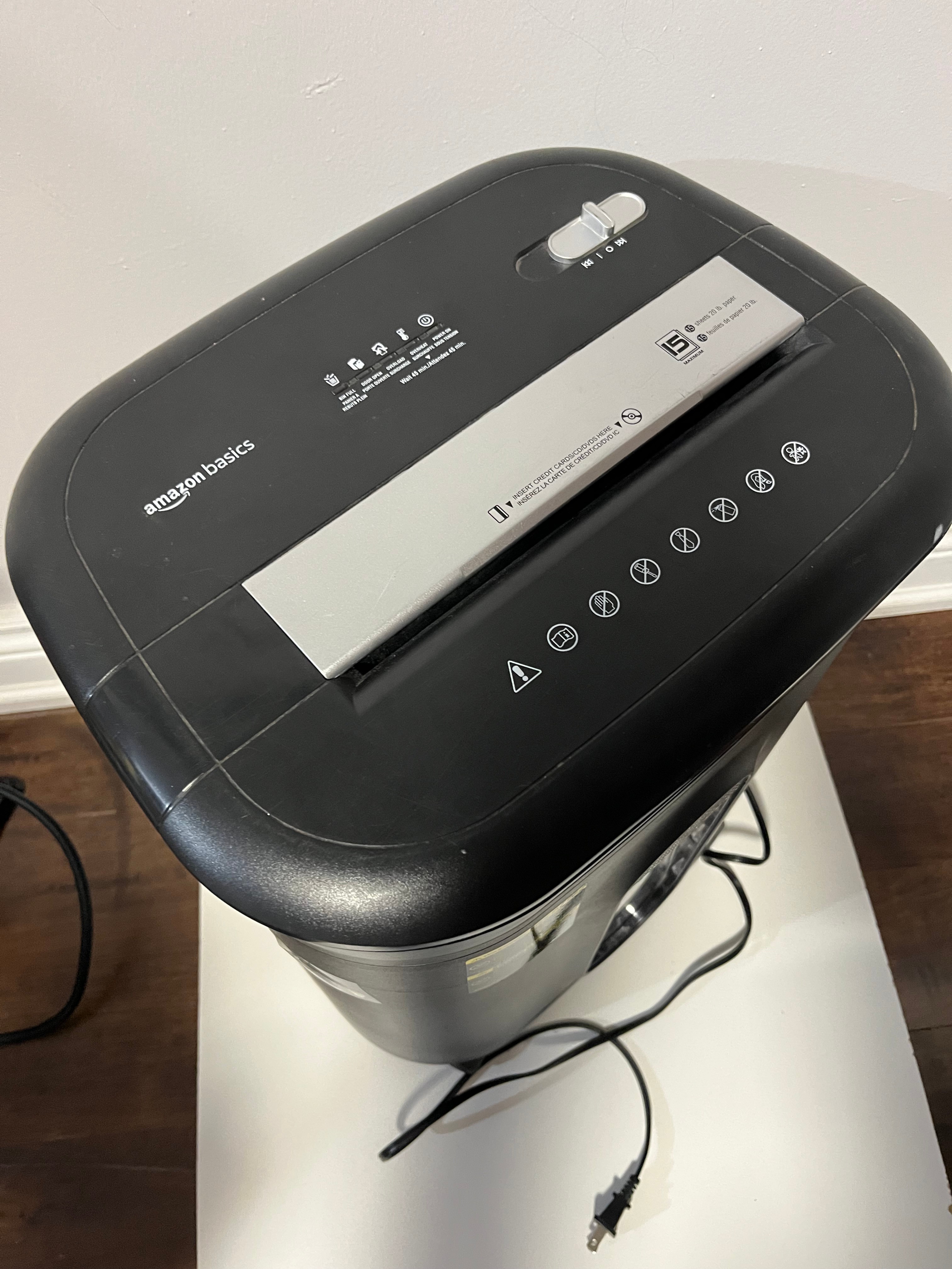 Amazon Basics 15-Sheet High-Security Micro-Cut Paper Shredder - photo 5
