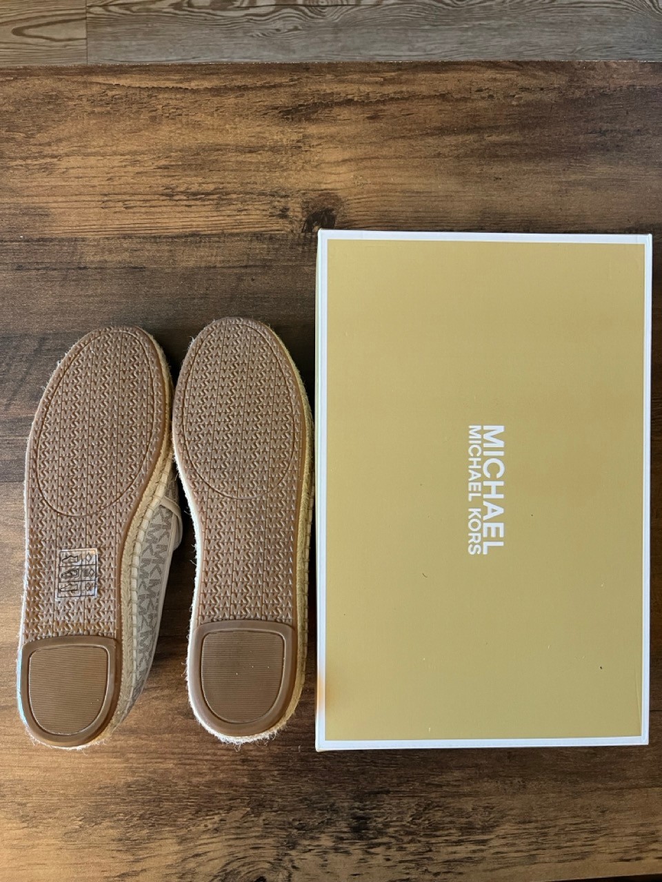 Brand new Michael Kors Vanilla Espadrilles Slip-On 8.5 size - photo 4