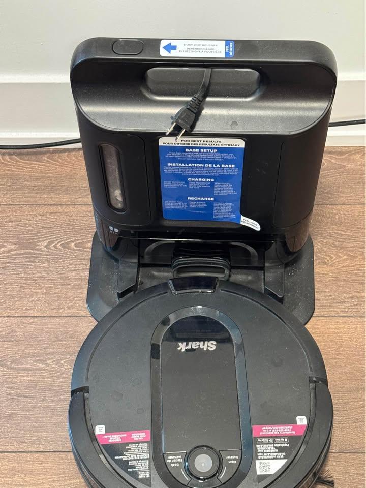 Shark VACUUM Robot Self Empty RV1401ZWCA - $250
