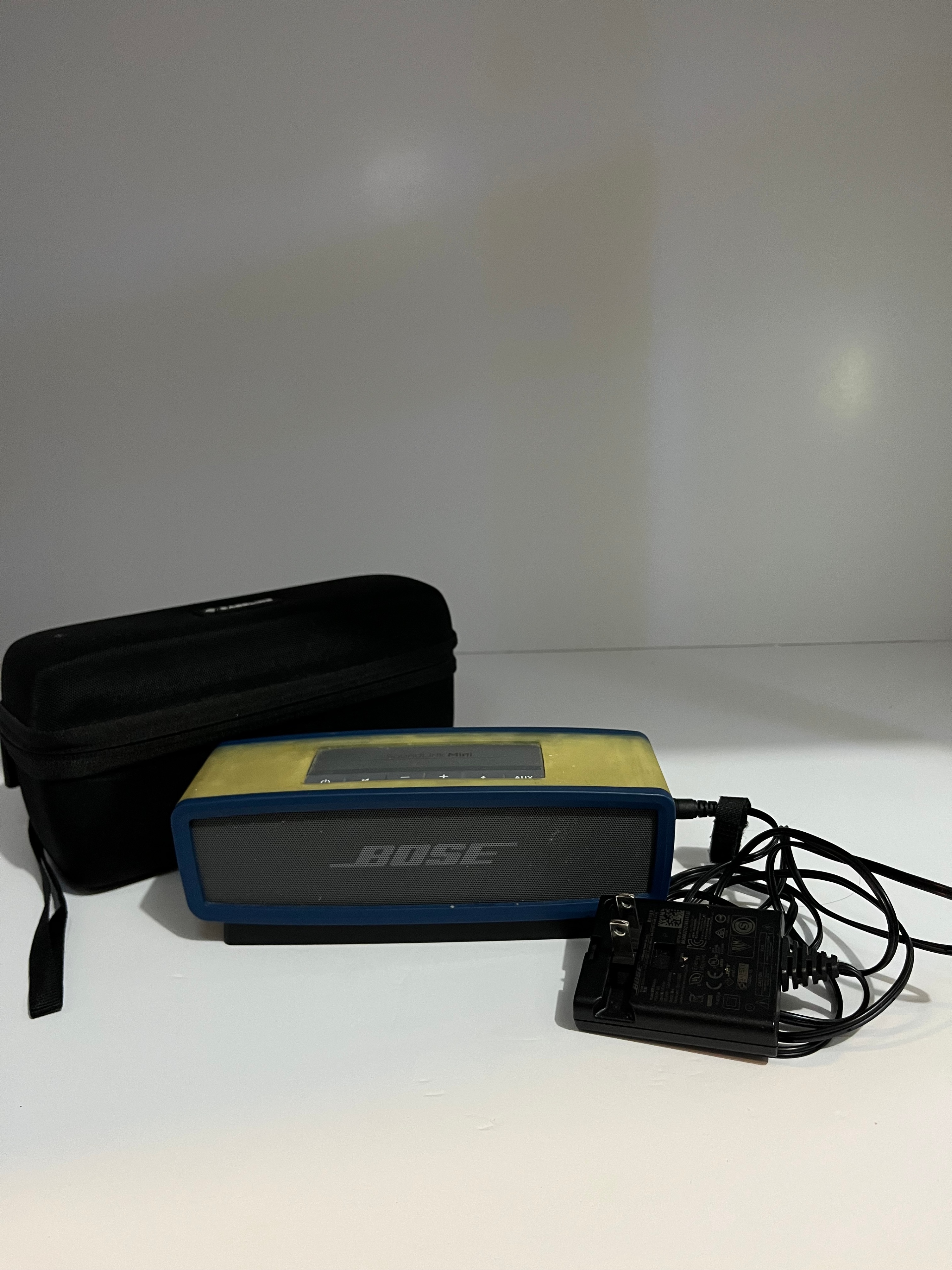 Bose SoundLink Mini Bluetooth Speaker (1st Generation)