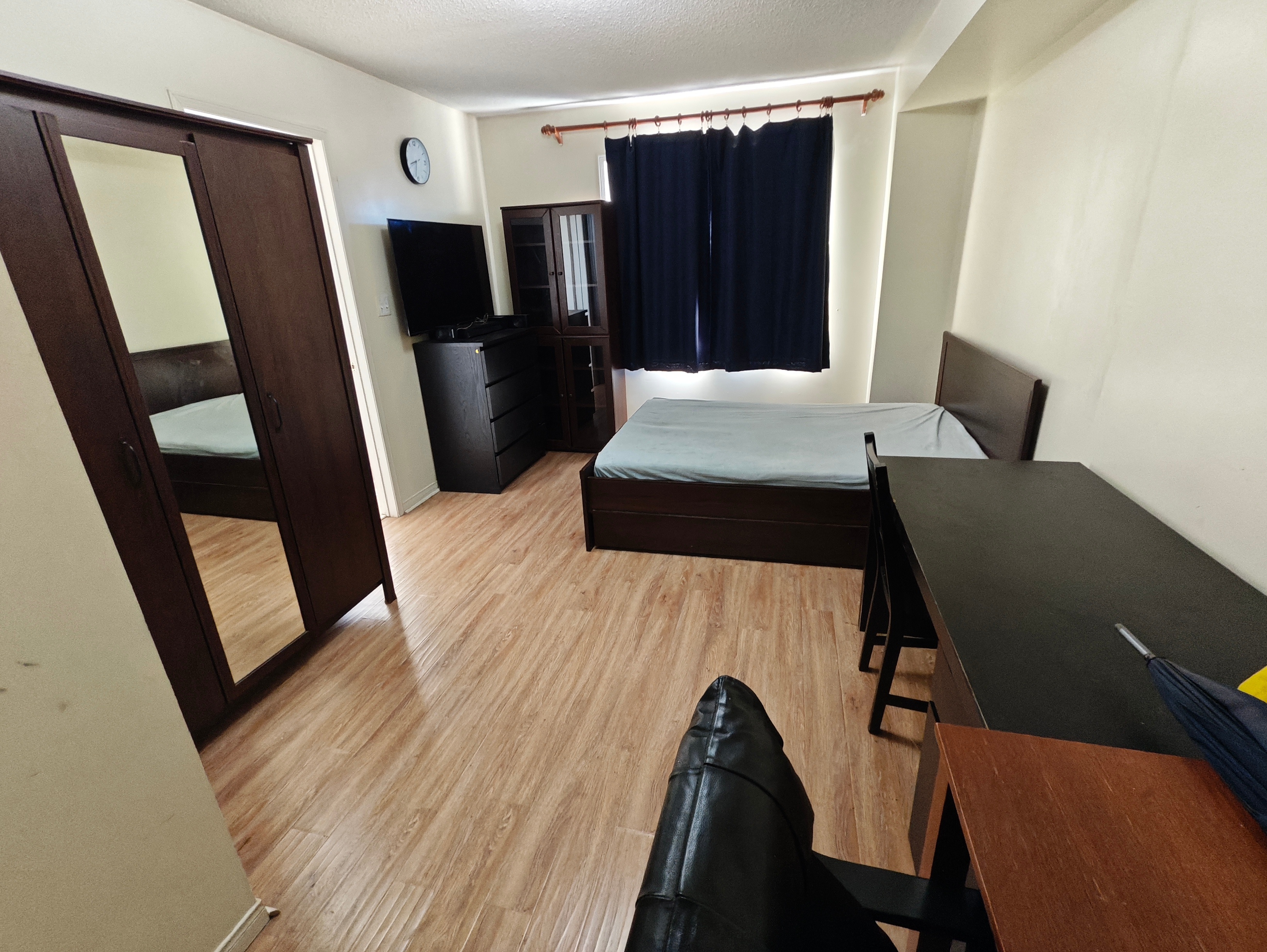 York Uni. 1 room with private washroom