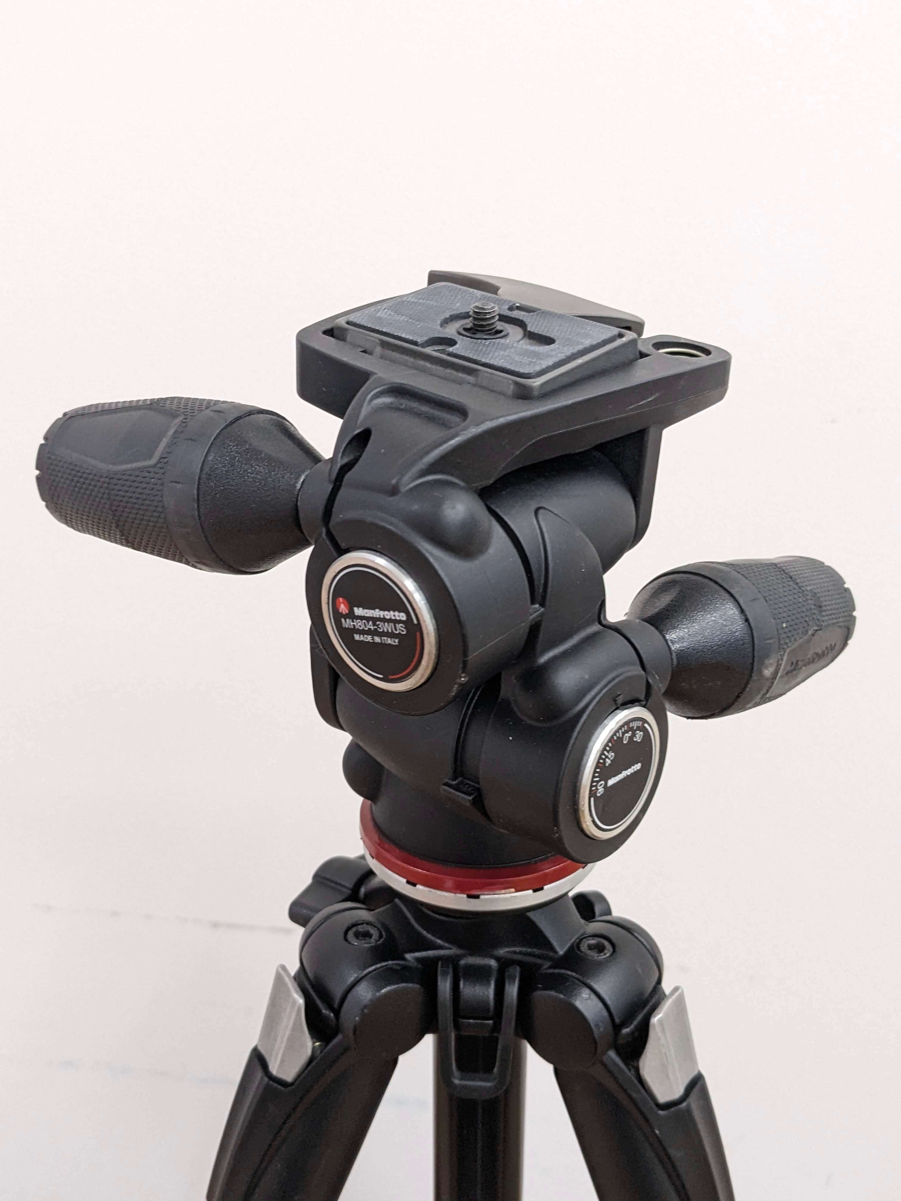 Manfrotto 290 Xtra Carbon Fiber Tripod + MH804 Head - photo 3