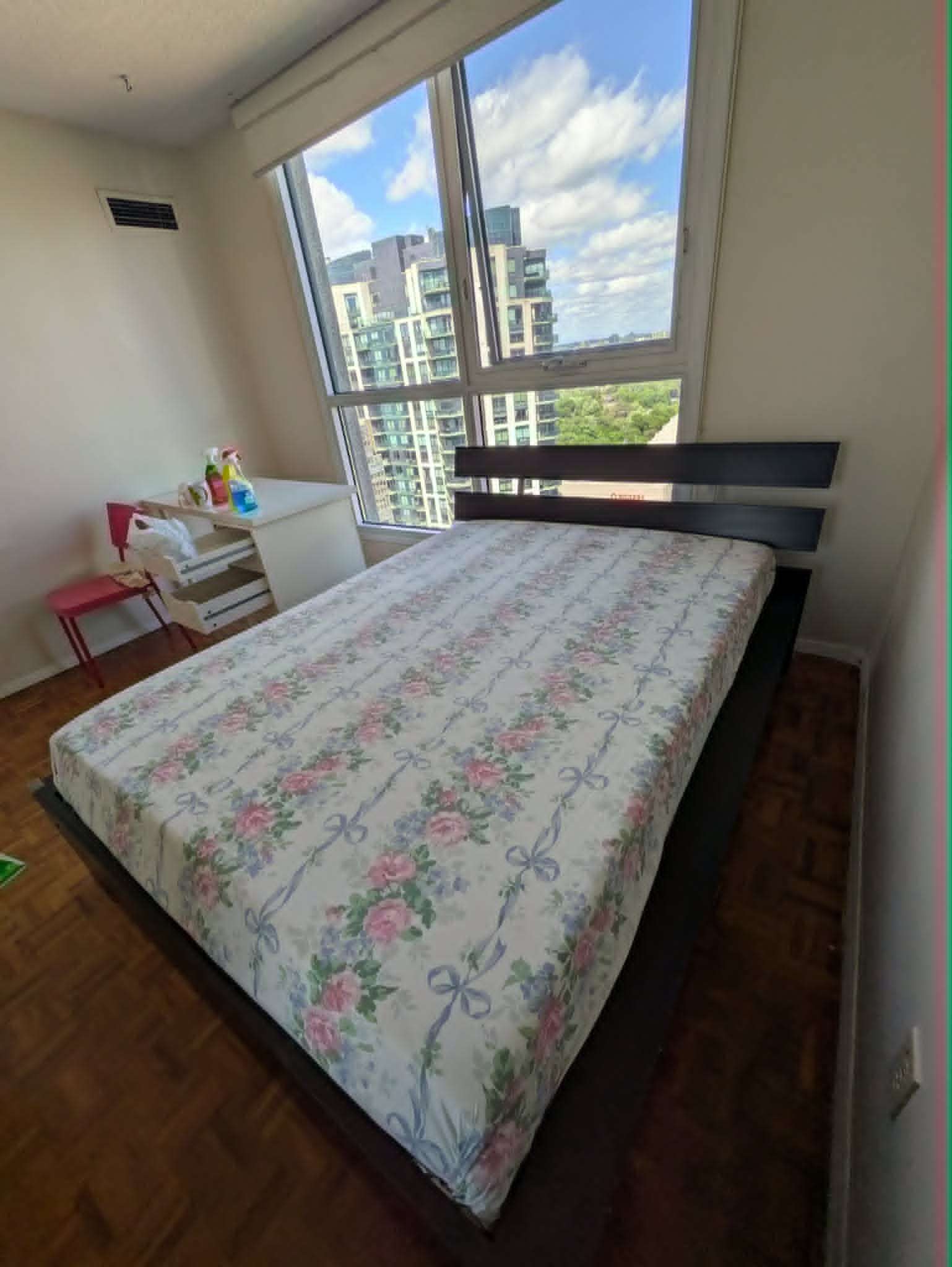 Bedframe + mattress - photo 3