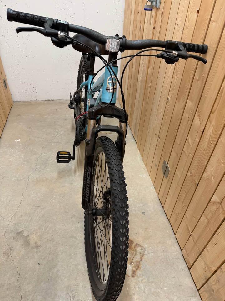 Schwinn Mountain Bike 27.5 21 Speed - photo 2