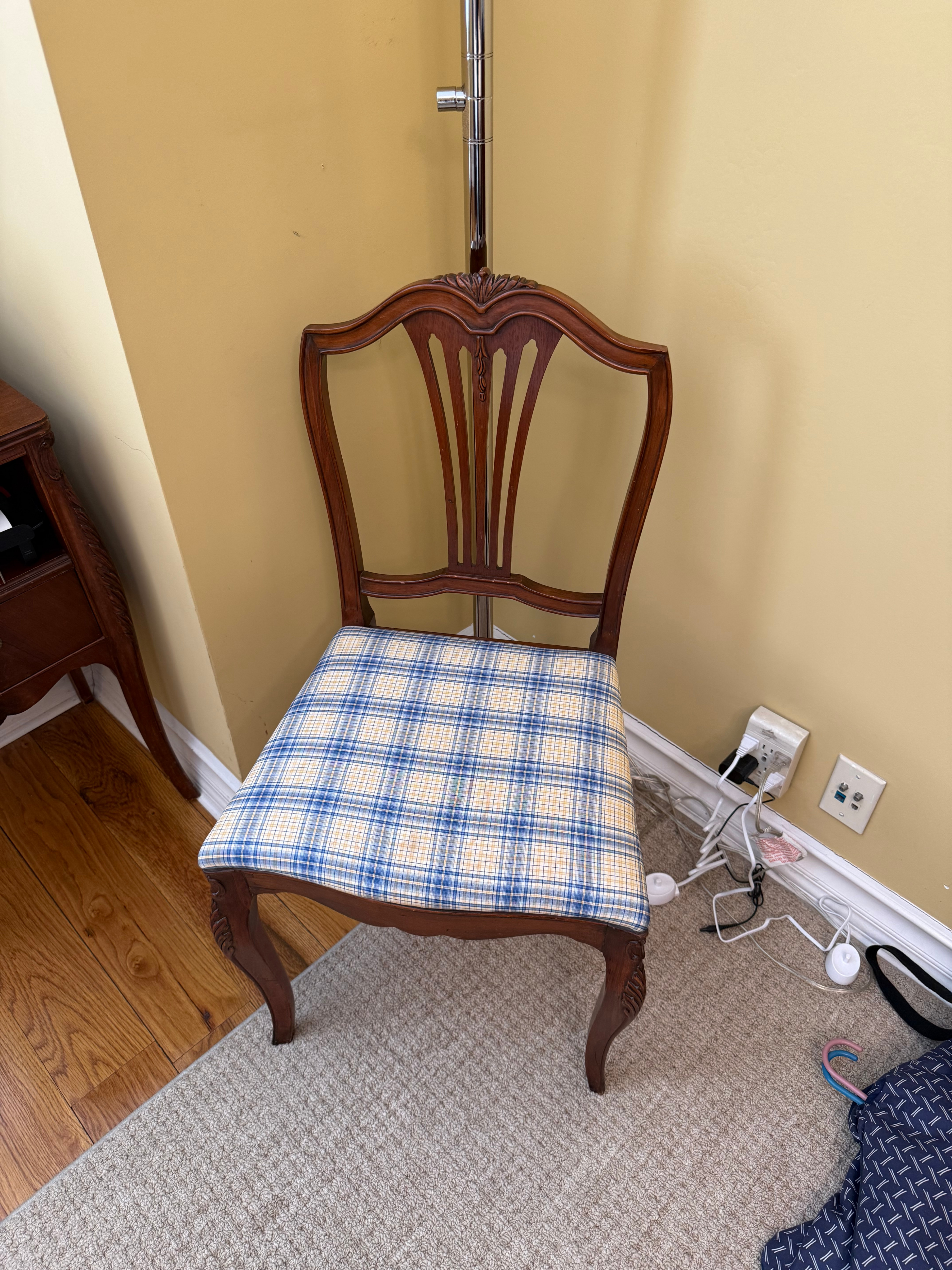BEAUTIFUL MAHOGANY BEDROOM SET - photo 3