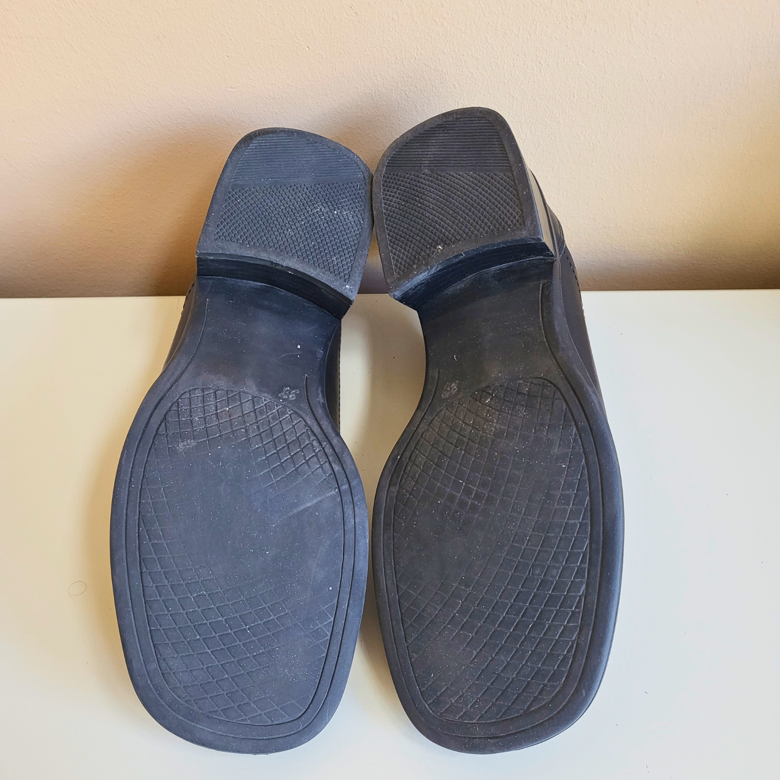 Spring - Size 7.5 Black Loafers - Pre-Loved! 👟 - photo 5