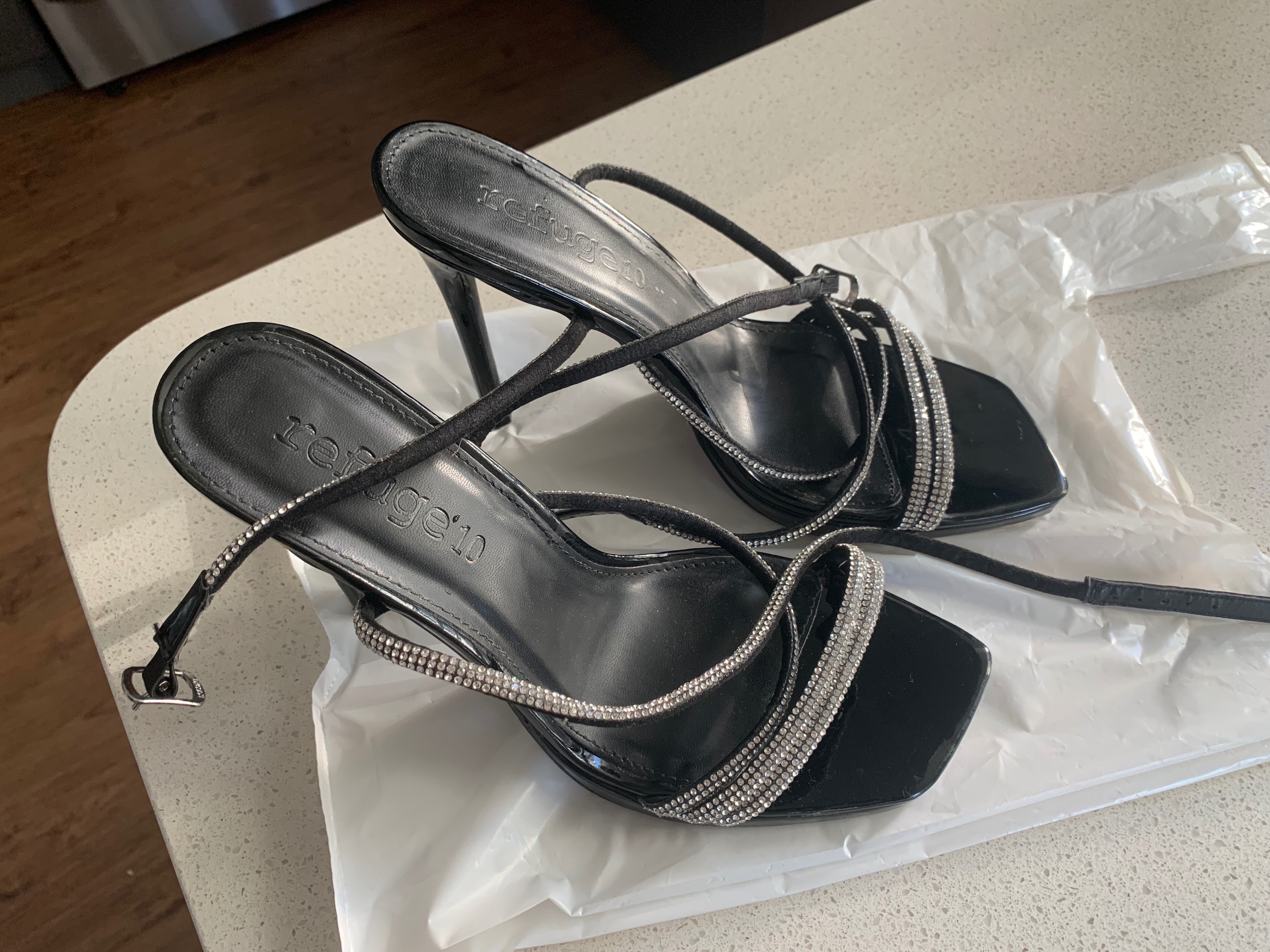 👡 Refuge'n Black Rhinestone Strappy Heels