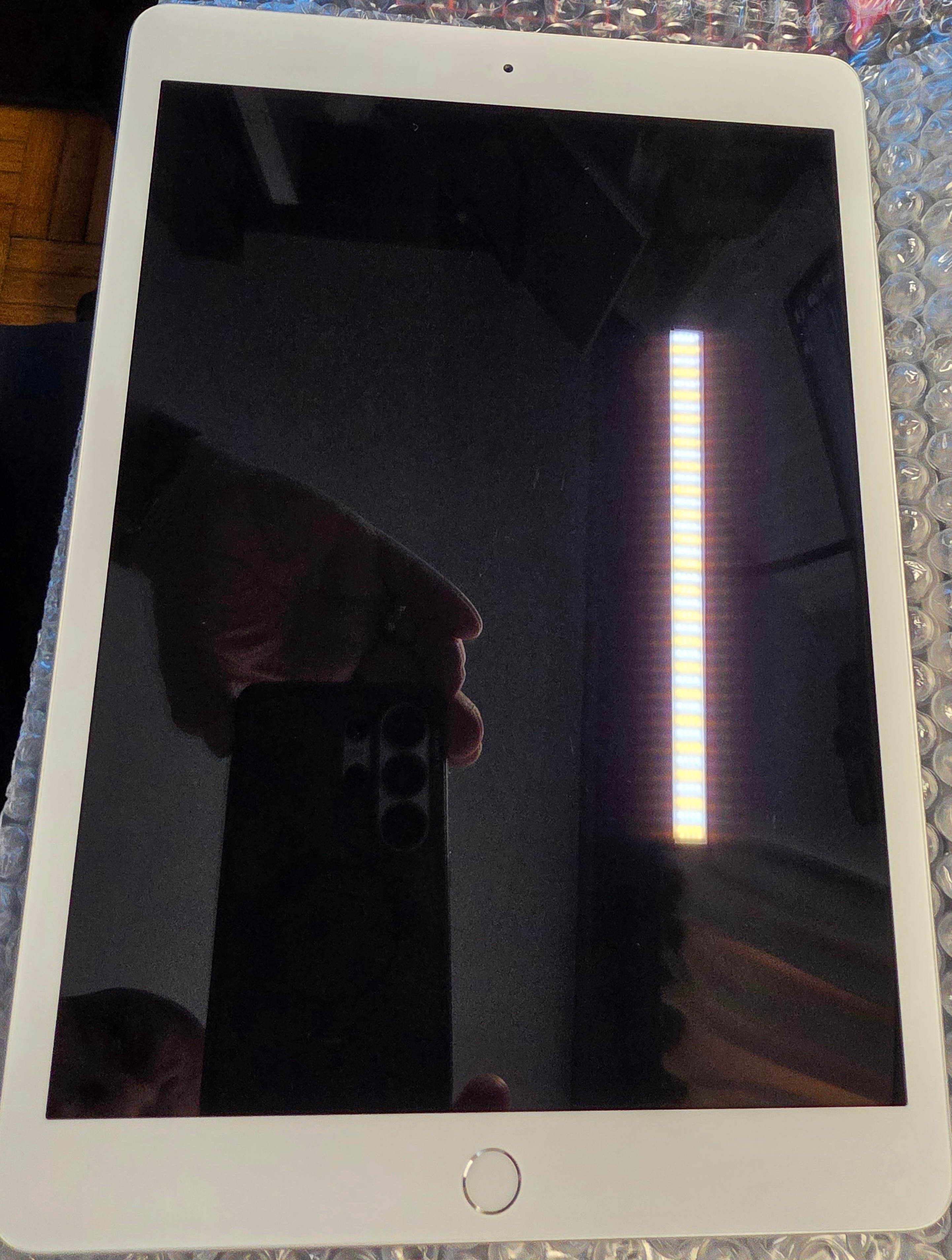Apple iPad 10.2" (8th Gen) 32GB Wi-Fi – Silver | Excellent - photo 3