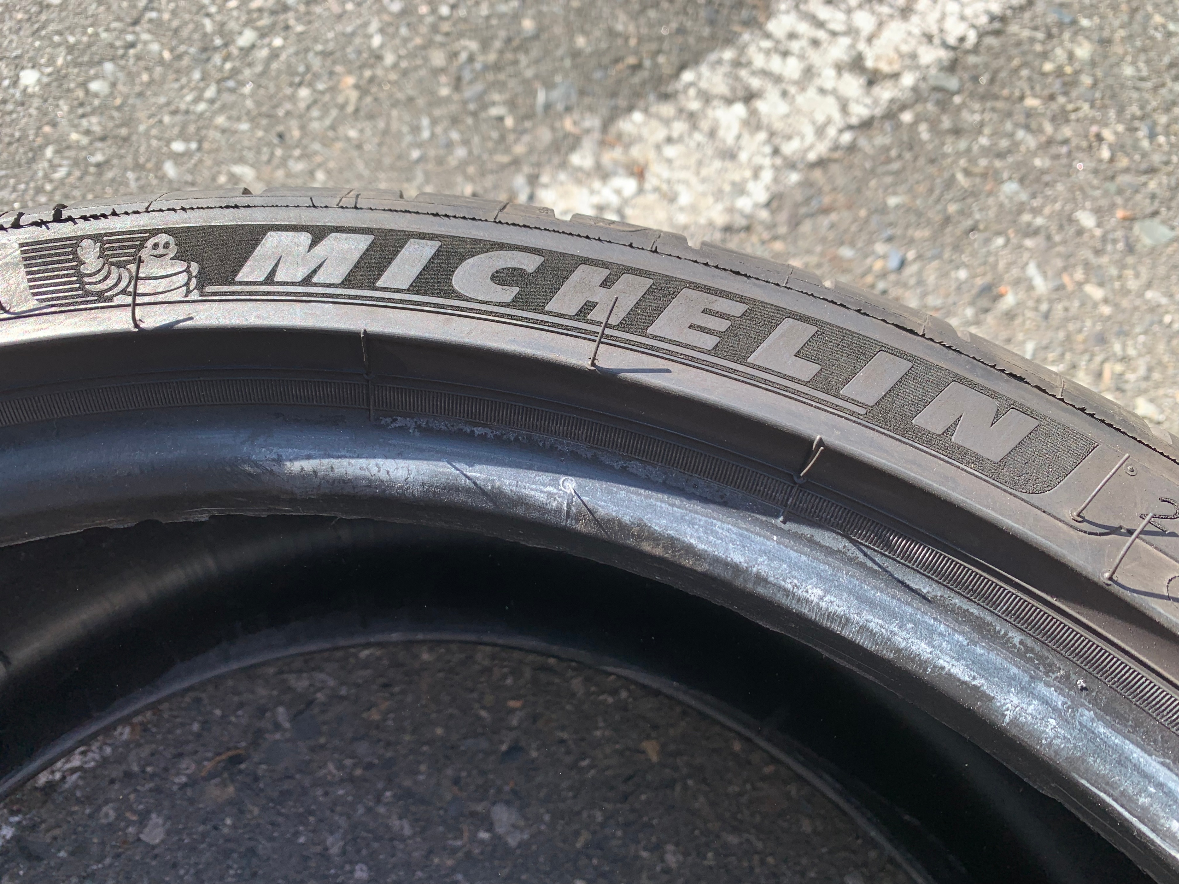 PAIR of 235/35/19 XL Michelin Pilot Sport 4S with 75% tread - photo 4