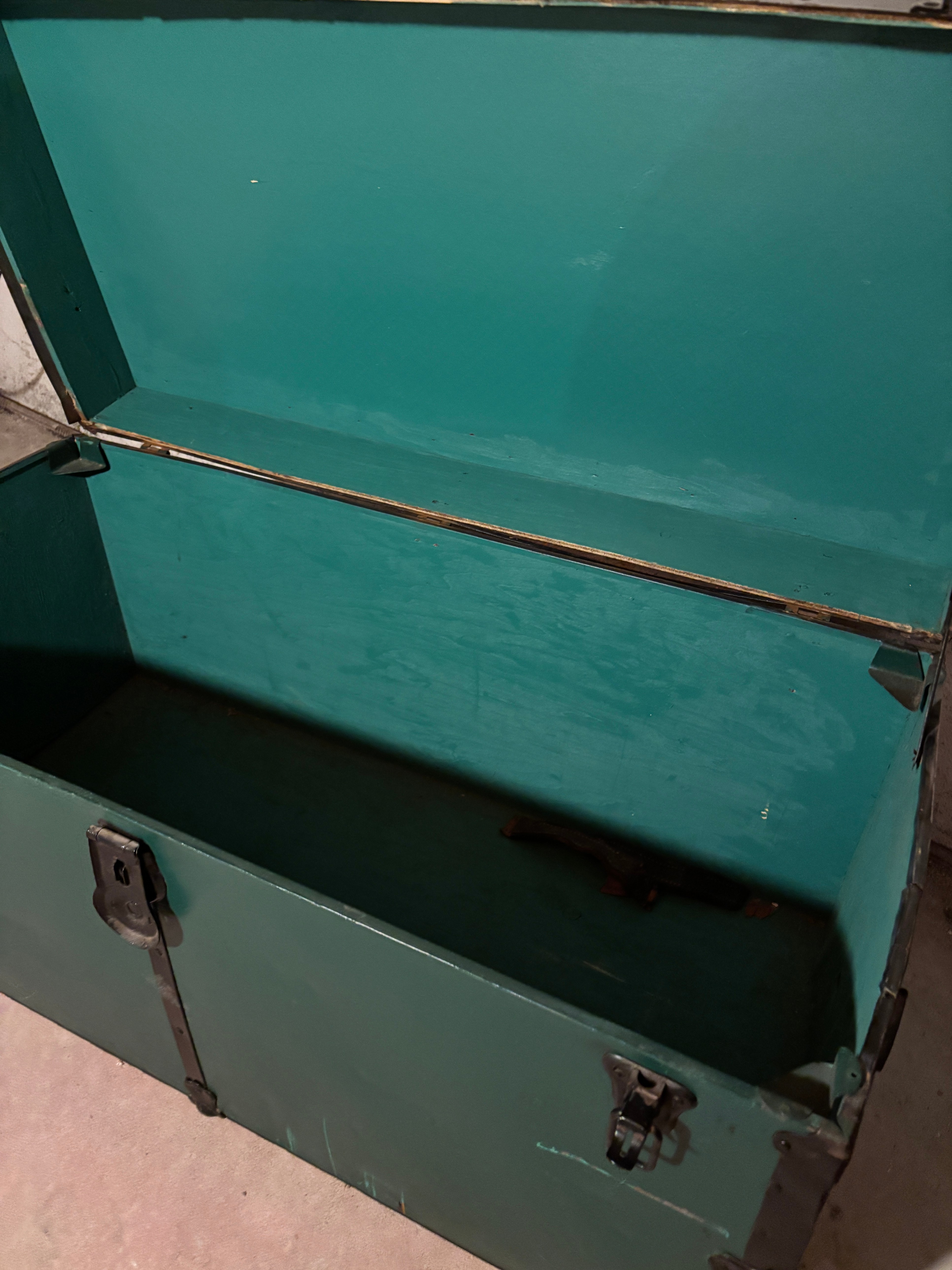 Vintage Retro Turquoise Trunk - photo 3