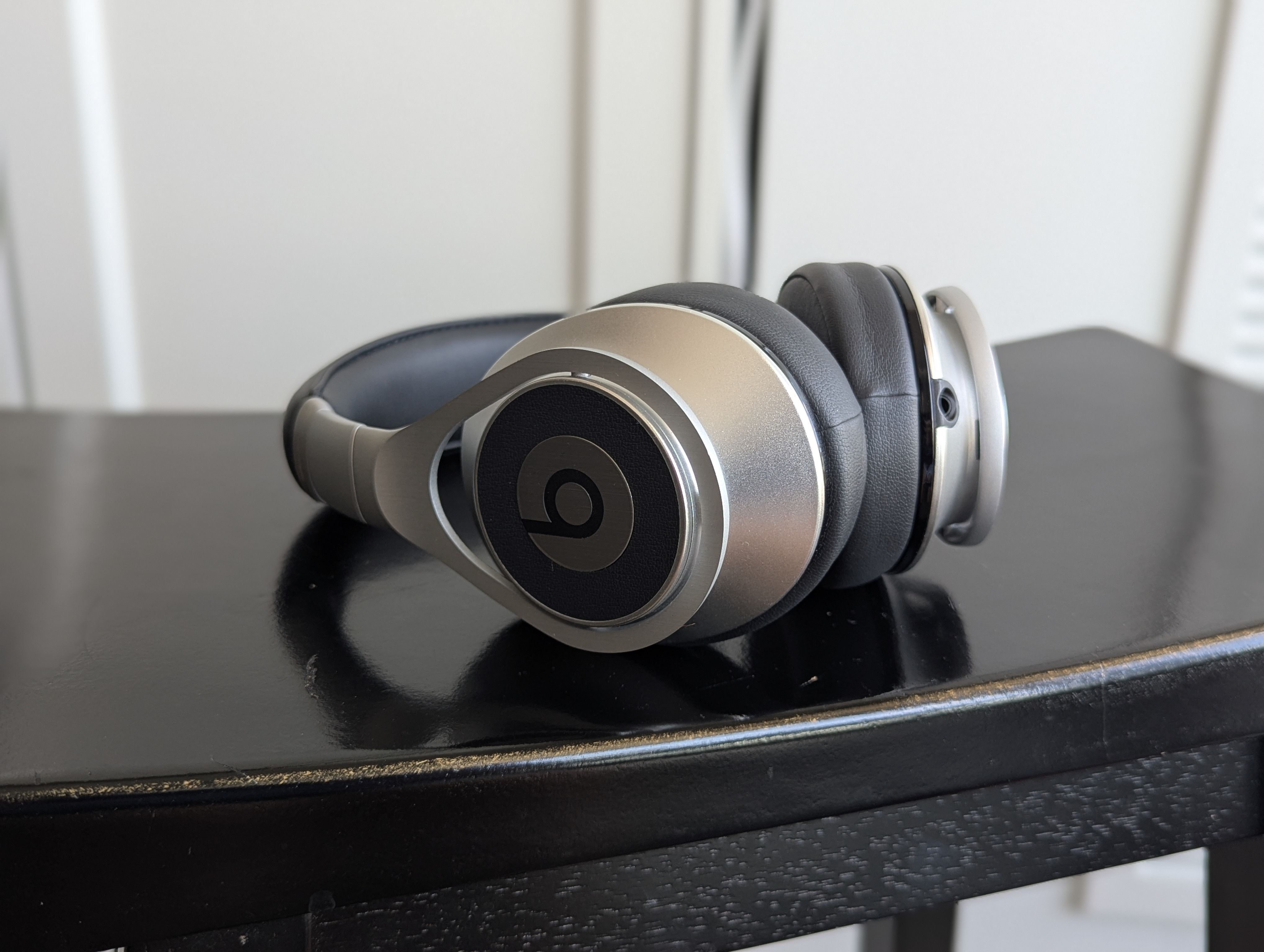 Beats by Dr. Dre Executive Over-Ear Headphones - photo 3