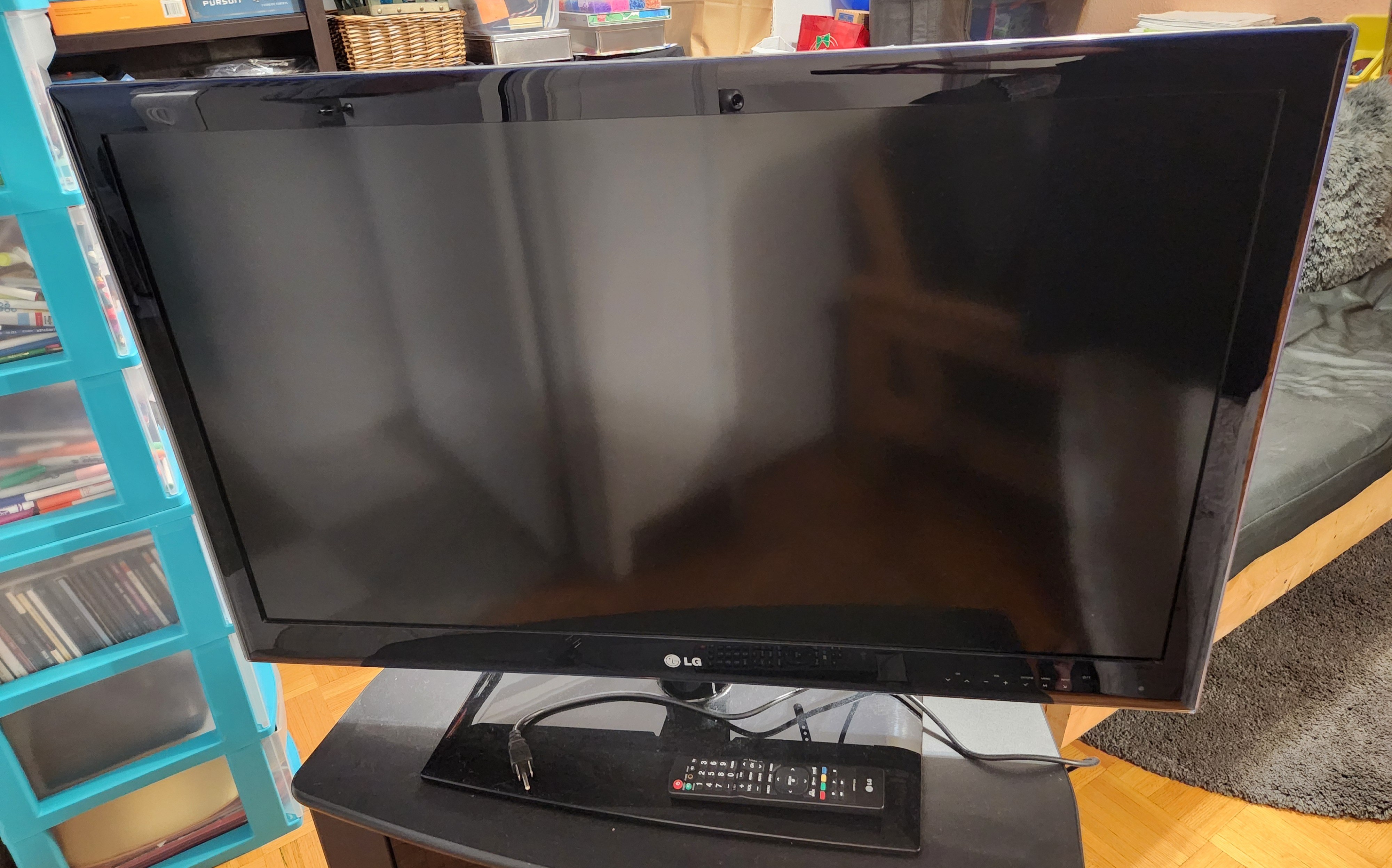 43" LG Flat Screen TV with remote
