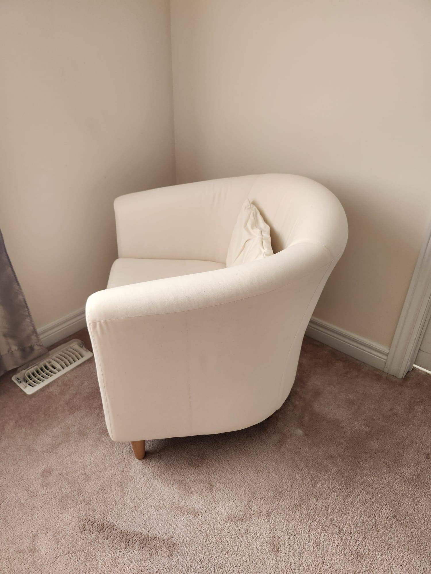 Cream Accent Chair x 2 - photo 3