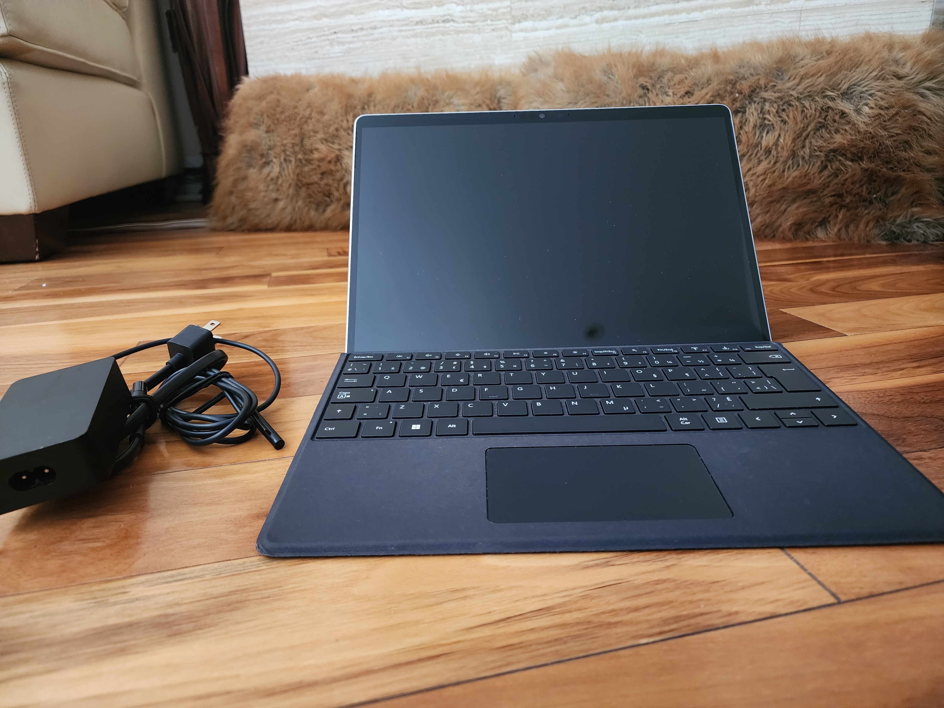 Surface Pro 9 (i7, 16GB RAM, 256GB SSD) [Model: 2038]