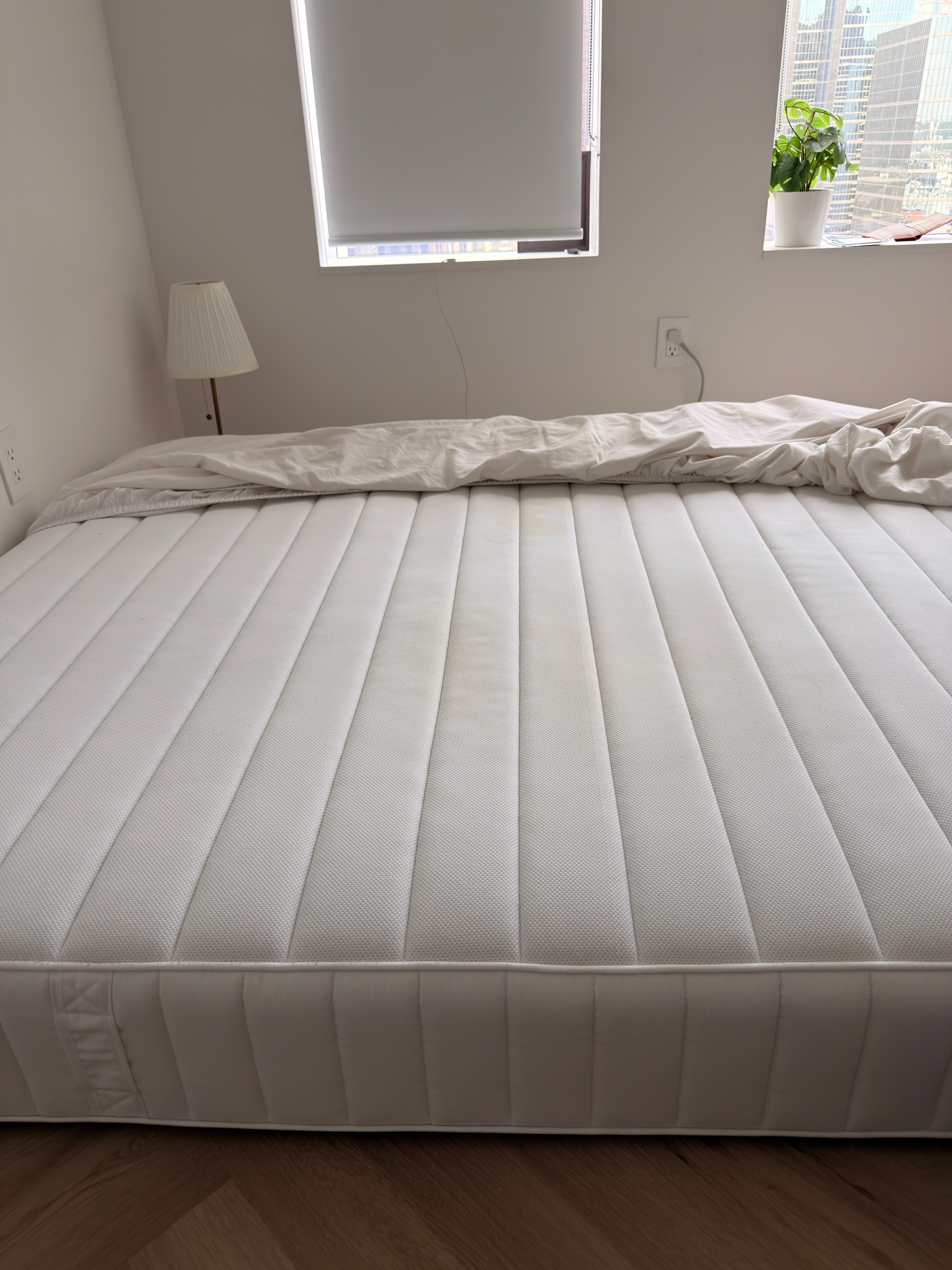 IKEA Queen Hybrid Mattress (Medium Firm) – Excellent Condition - photo 3