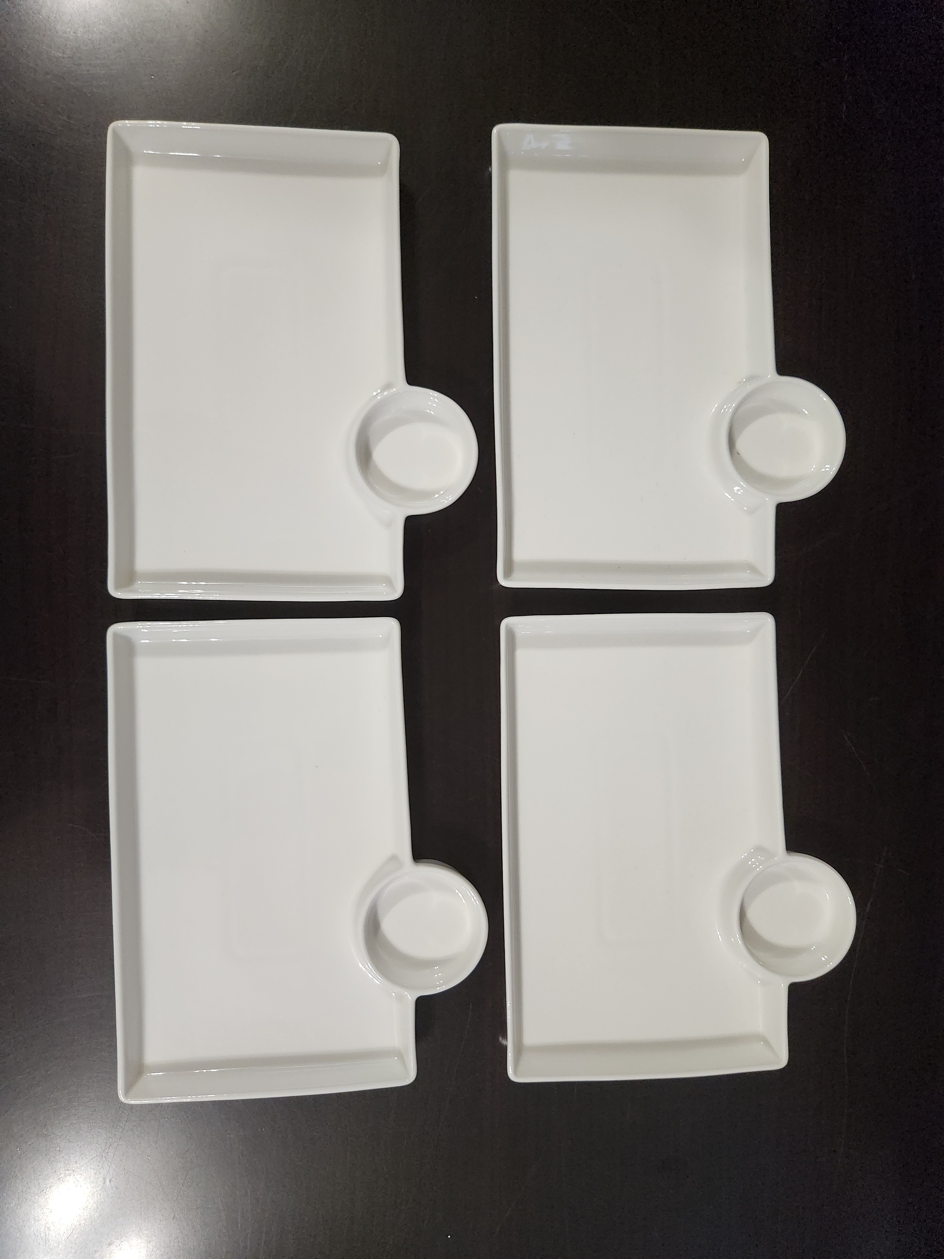 S/4 Rectangular white ceramic plates with sauce/dip compartment
