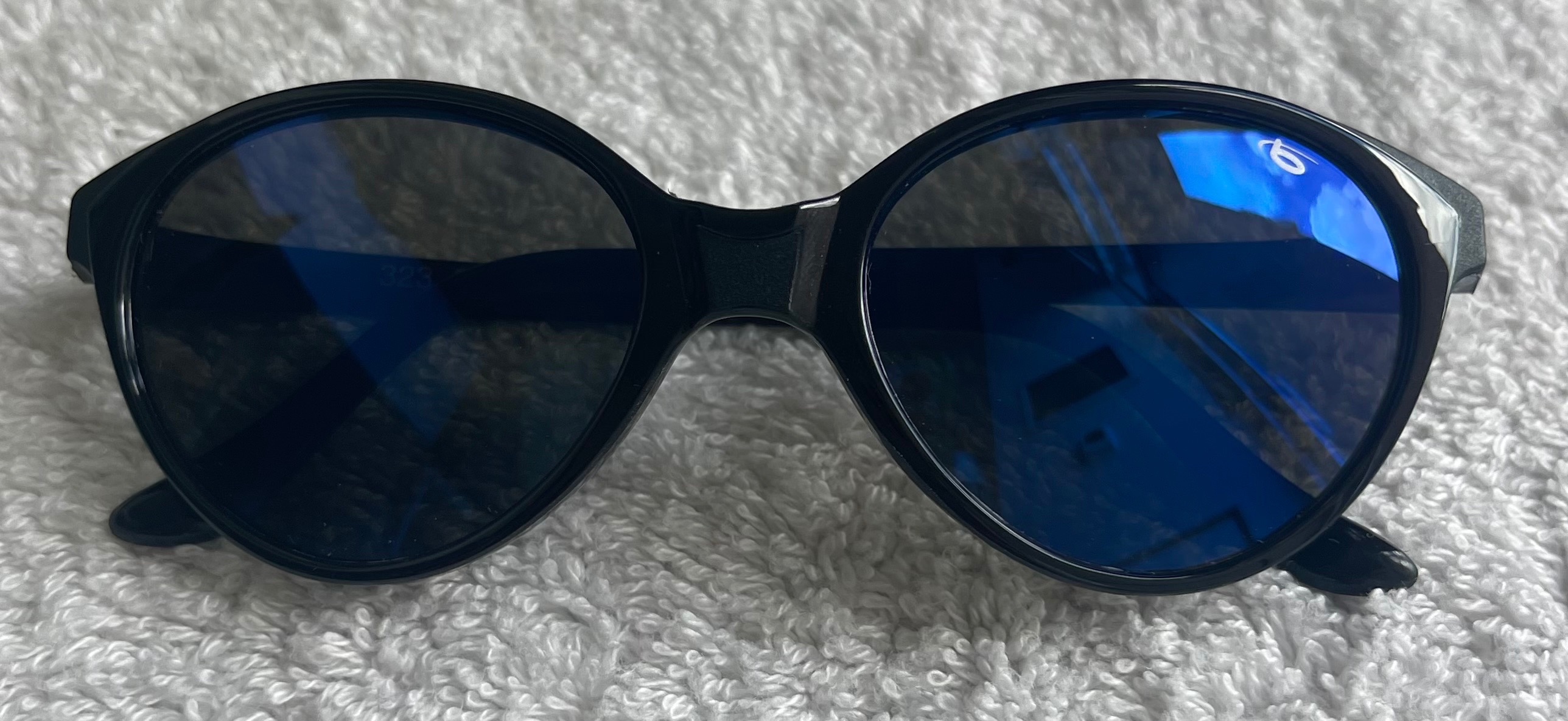 Vintage Bollé 323 Small/Junior Polarized Sunglasses (France) - photo 2