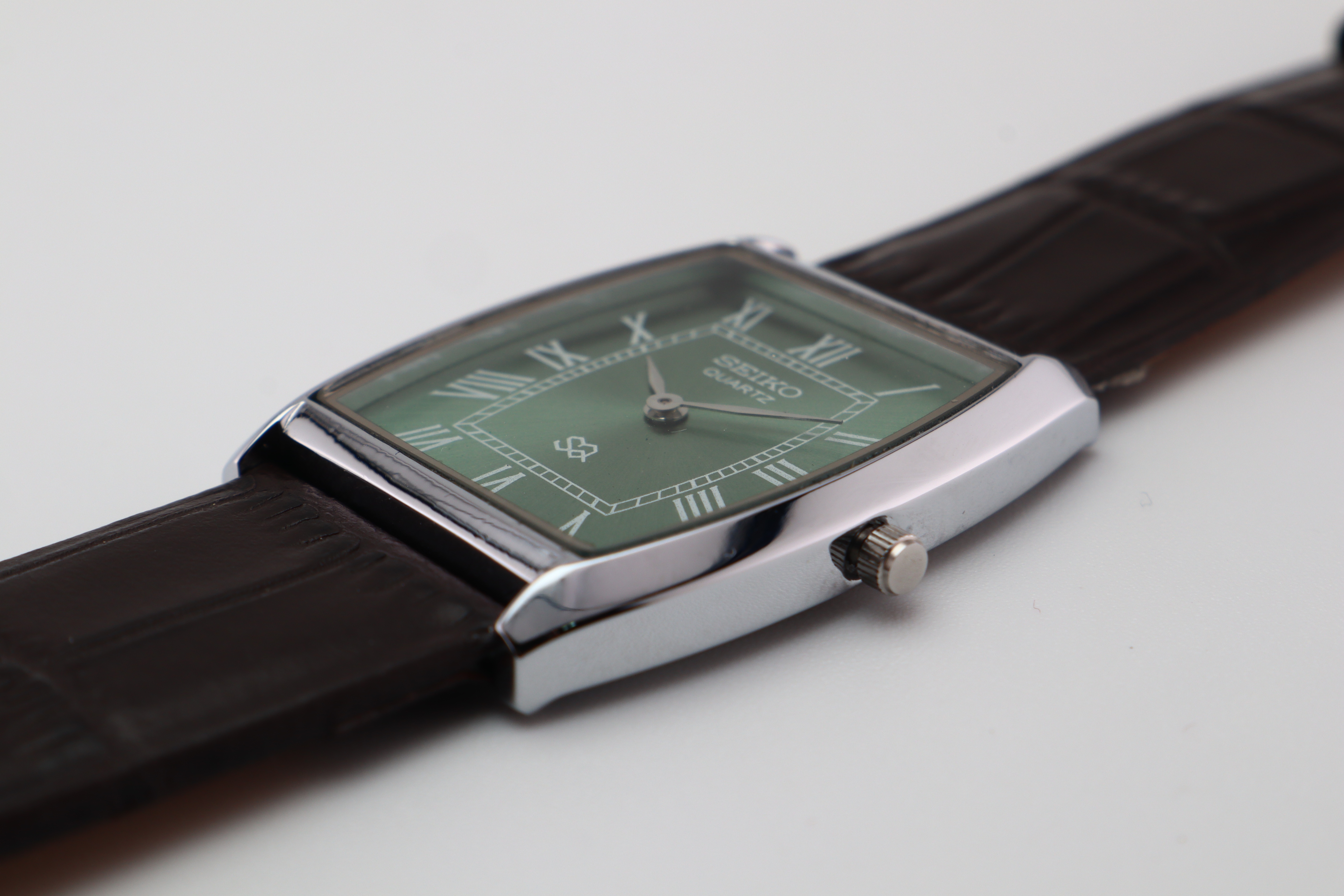 Refurbished Vintage Barrel Tank Men’s Watch - photo 4