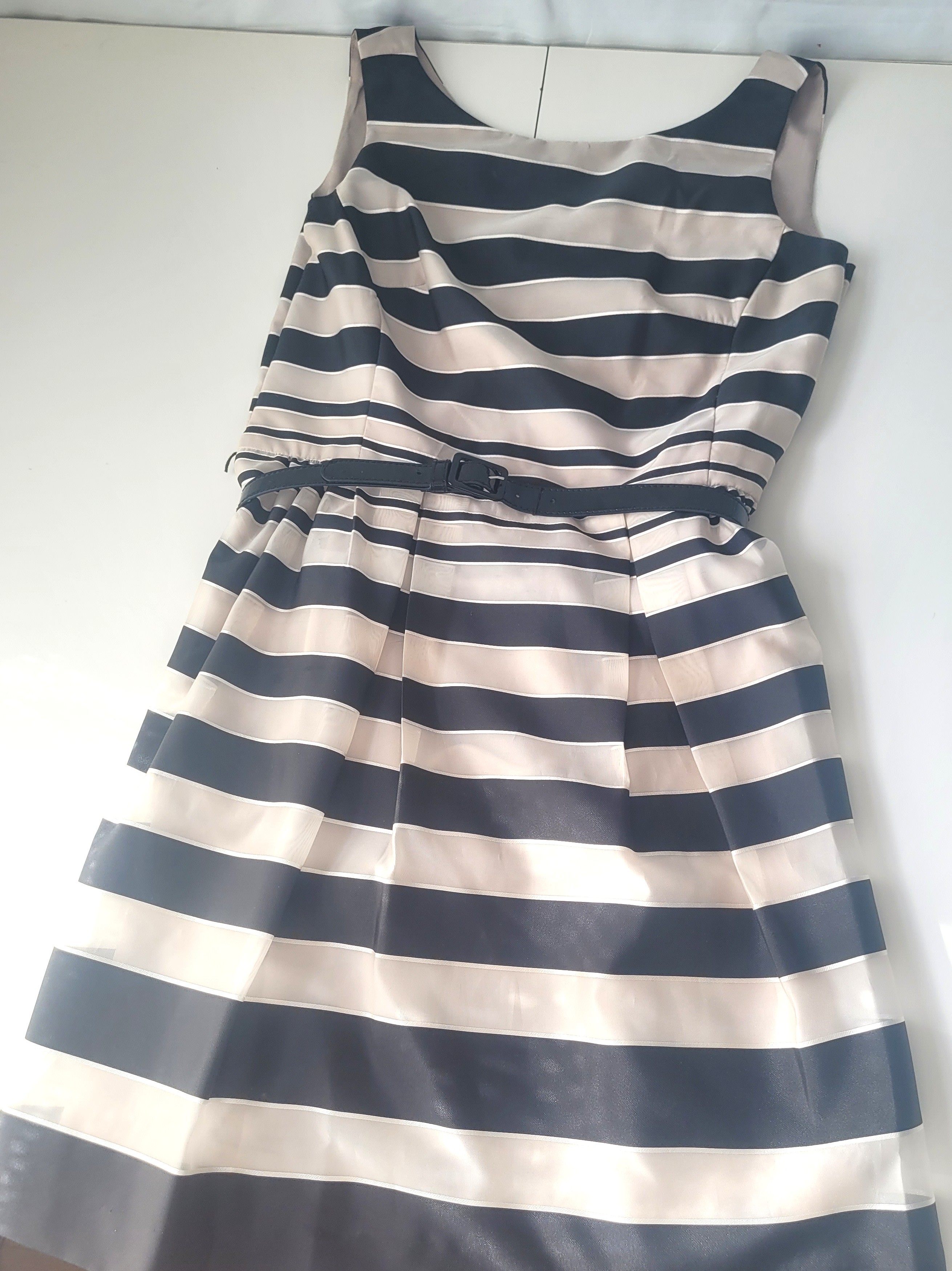 Taylor Black & White Striped Fit & Flare Dress with Belt Size 14 - photo 4