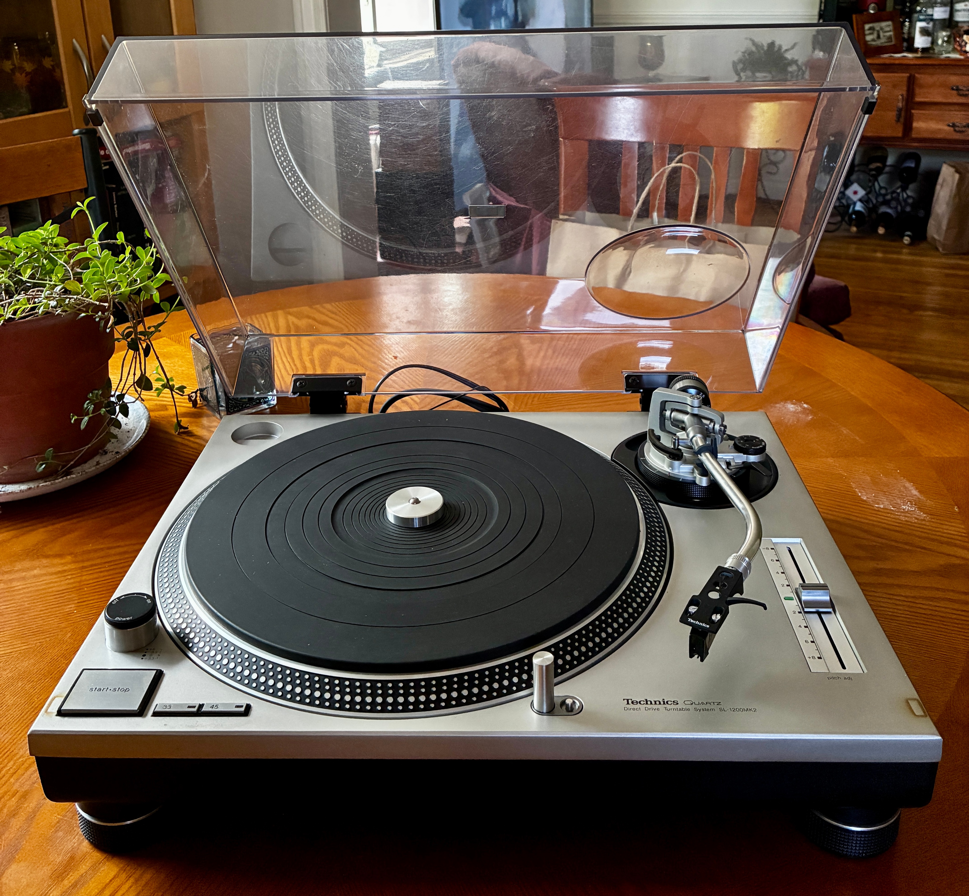 Technics Sl-1200MK2 Turntable