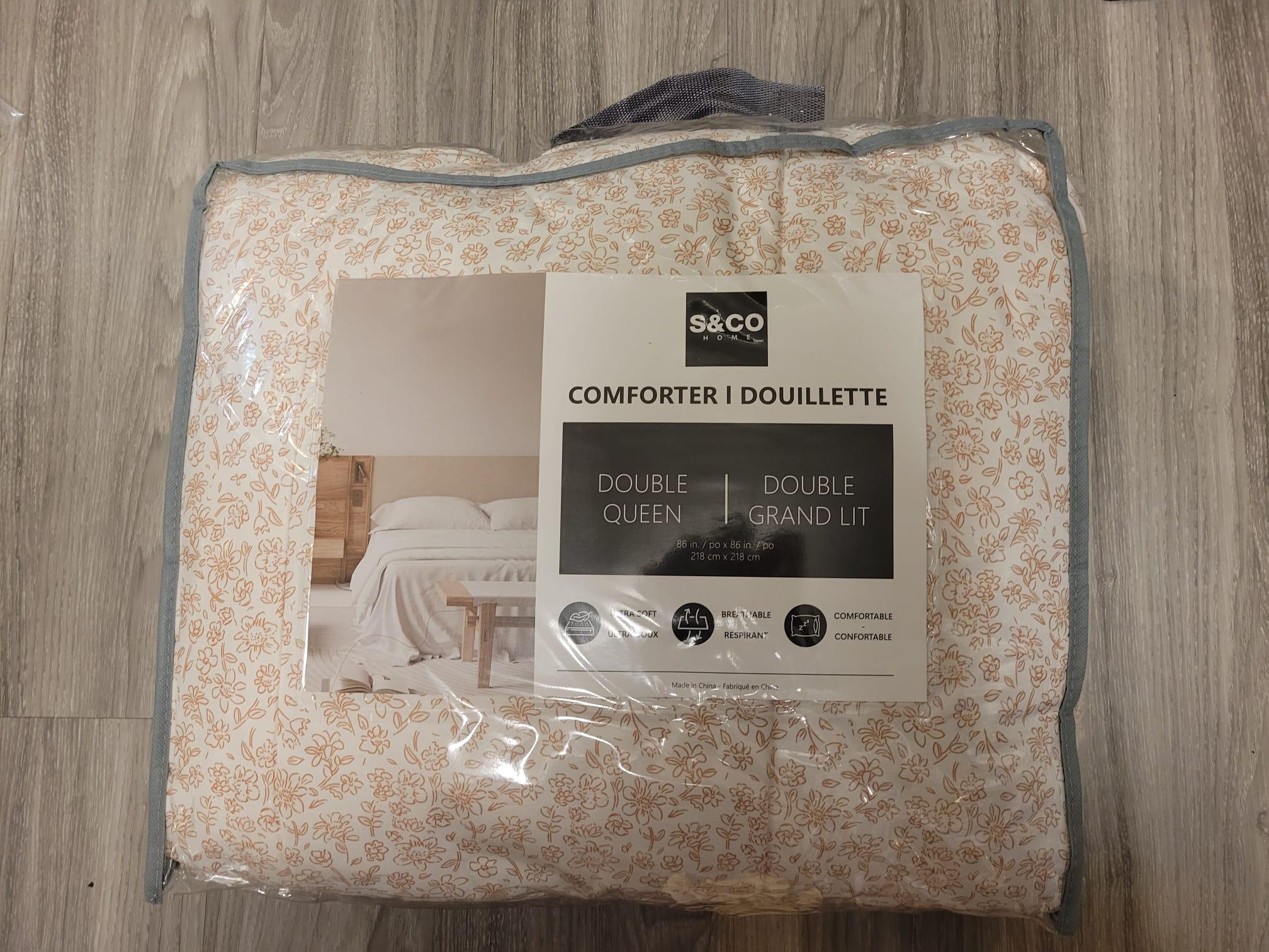 Brand New S&CO Home Double/Queen Comforter