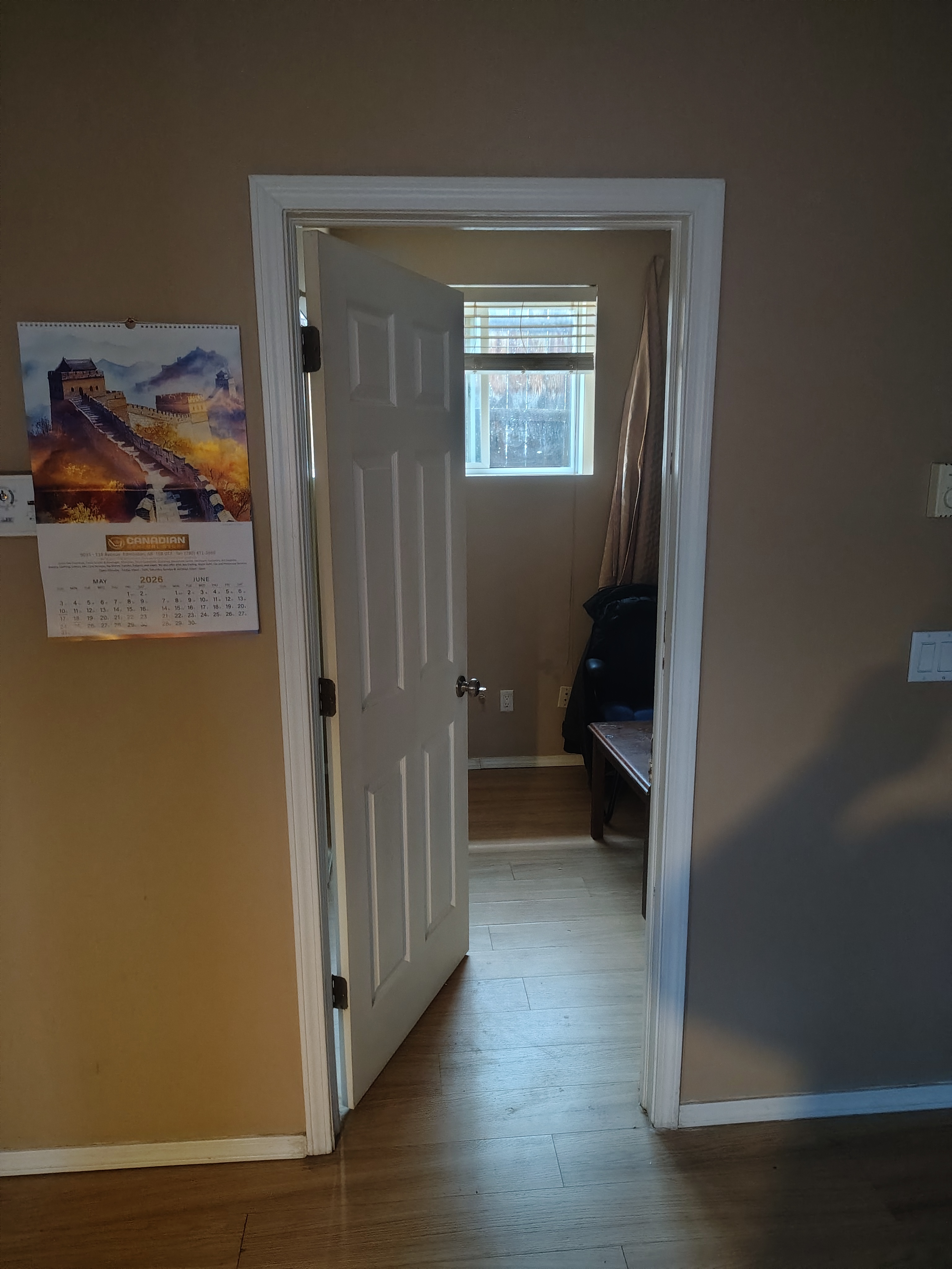 SPACIOUS AND QUIET BASEMENT ROOM FOR RENT, LOCATED 113 AVE 96 ST