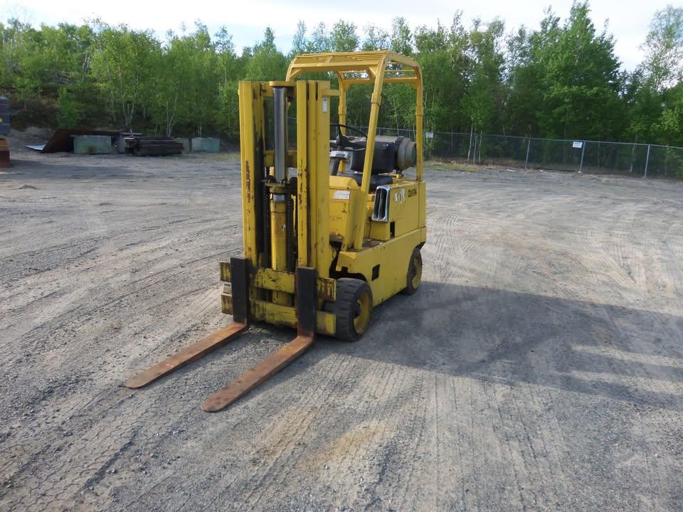 1965 CLARK C50 3-stage fork lift