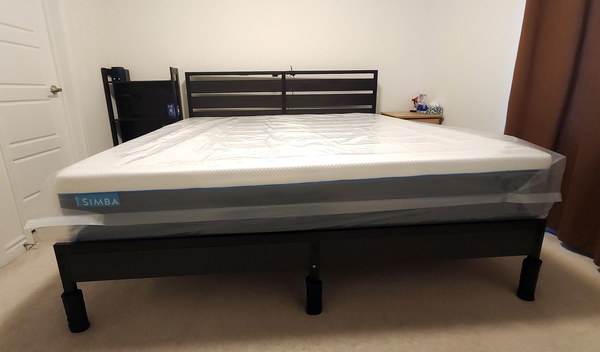 Like New Simba Hybrid 2500 King Mattress - 12" | Award-Winning