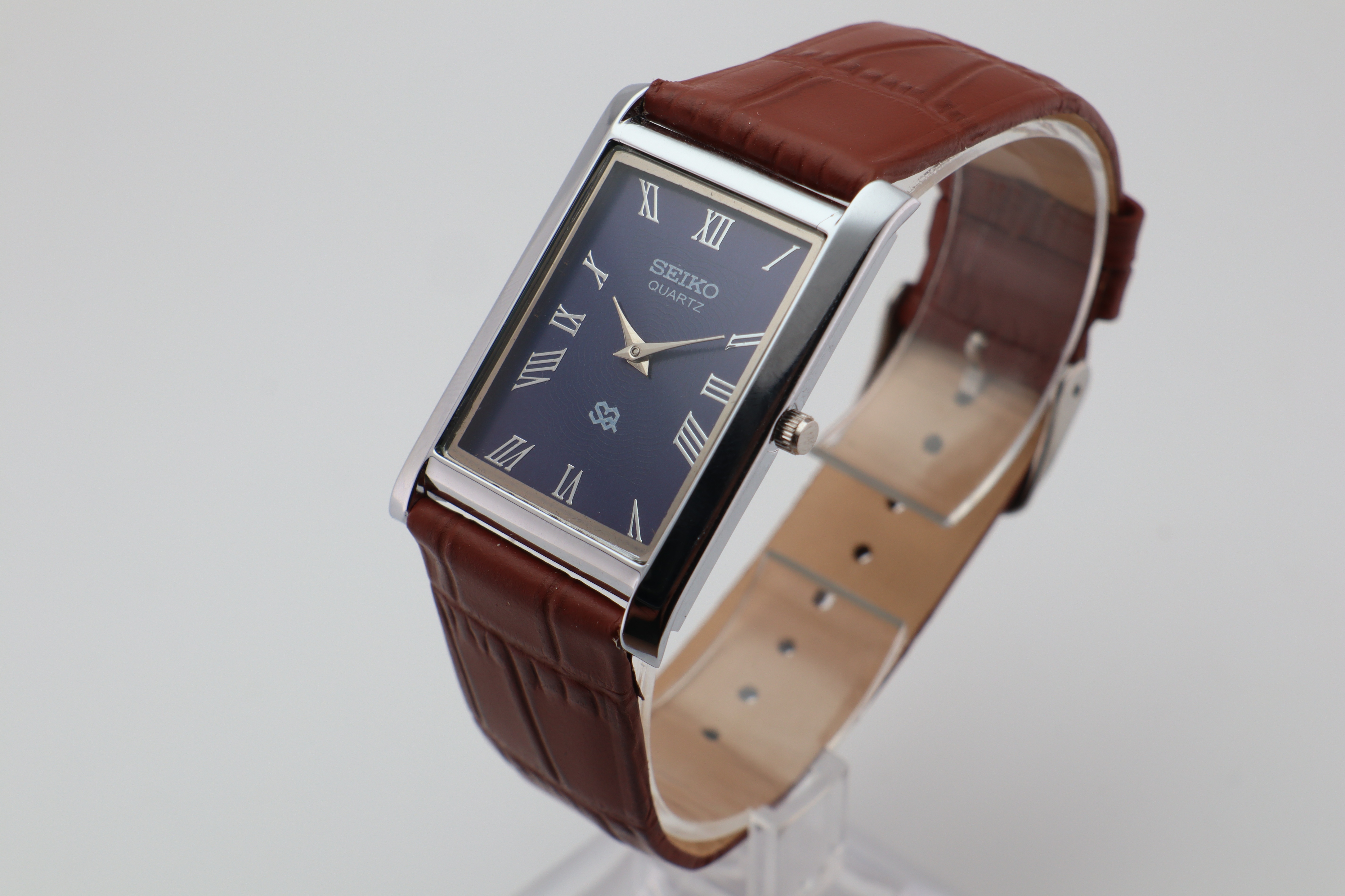 Refurbished Vintage Slim Tank Men’s Watch - photo 3