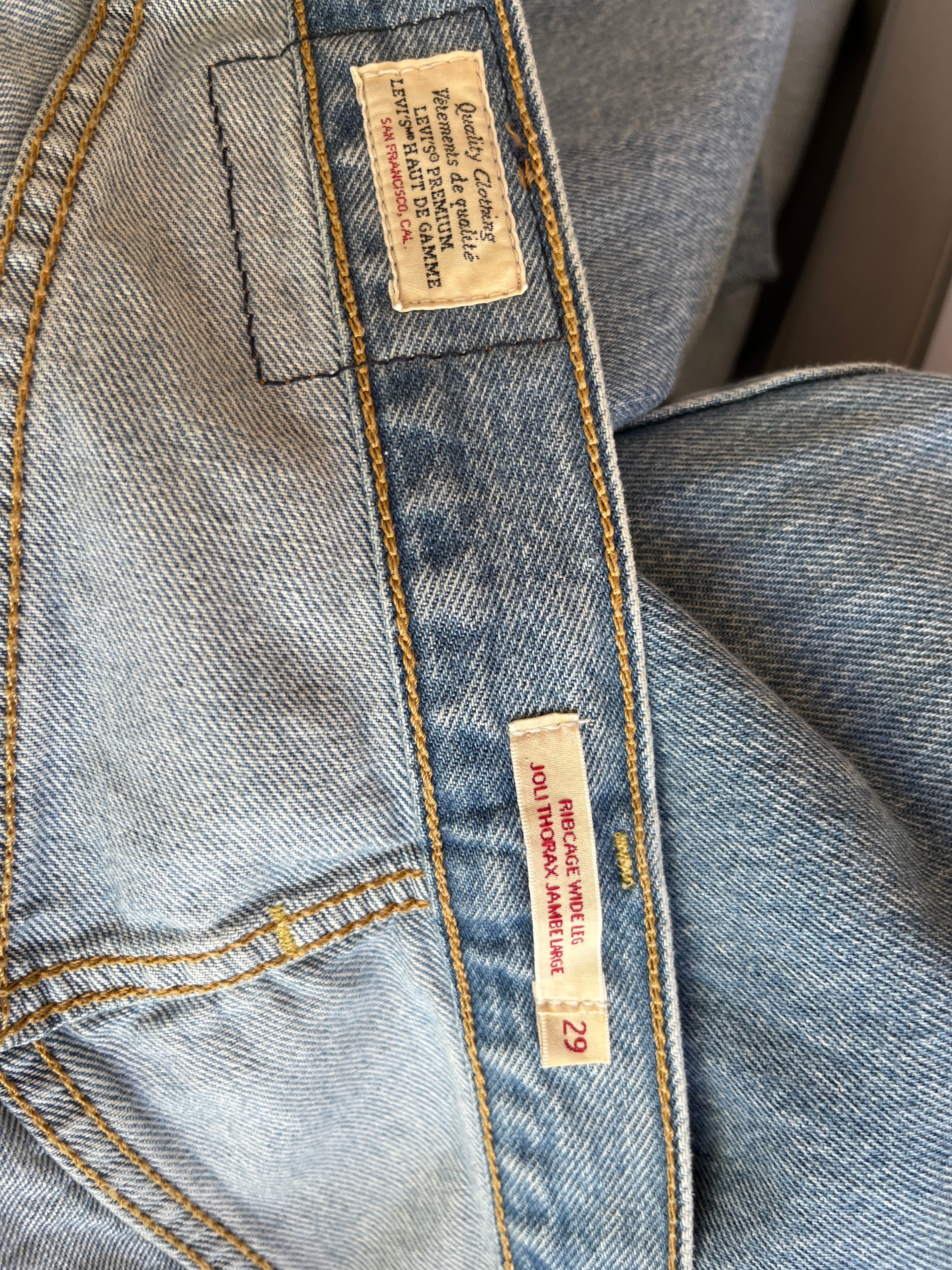 Levi's Premium Wide Leg Jeans - Size 29 - photo 3