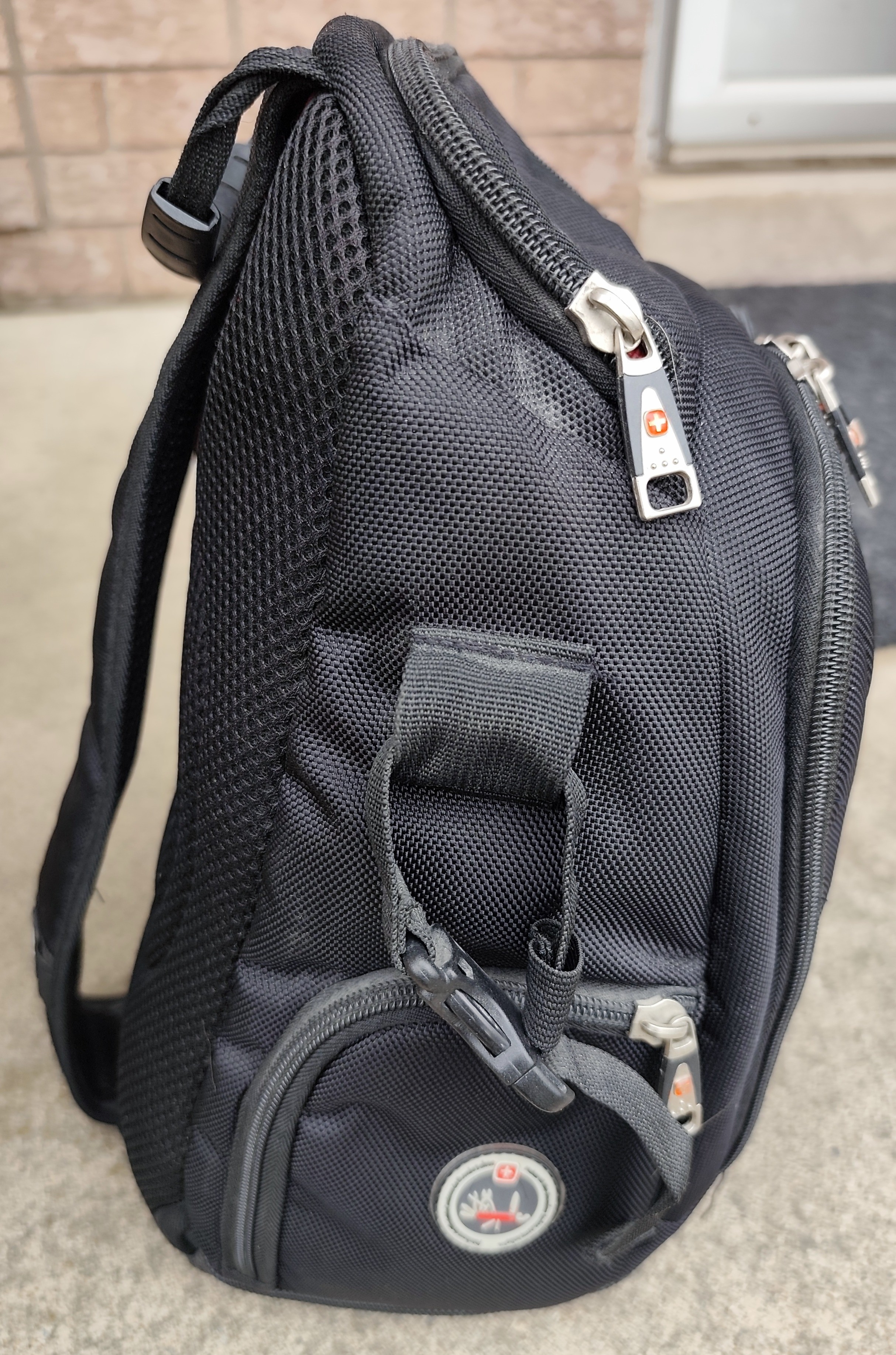 Swiss Gear professional camera sling bag - photo 2