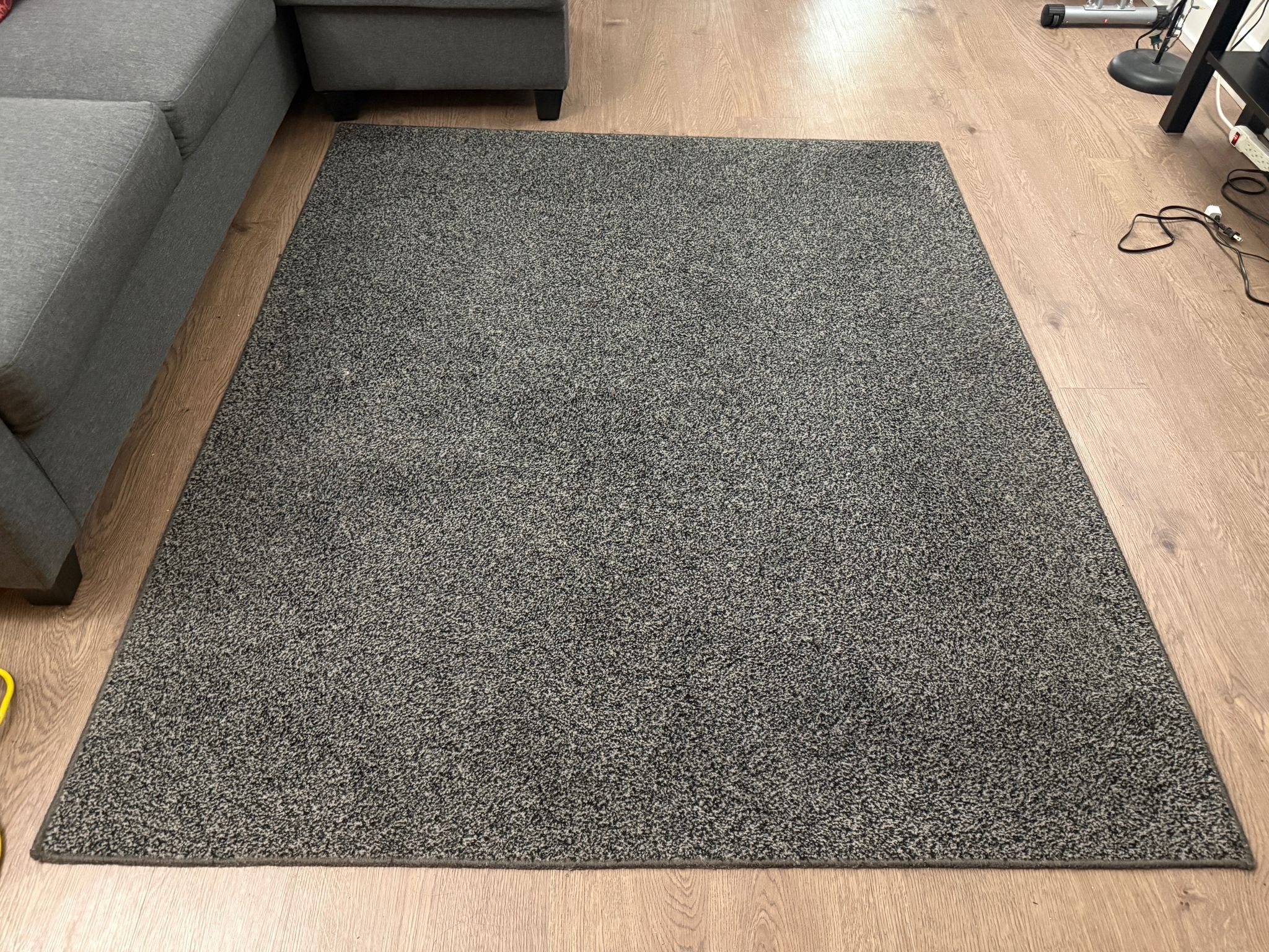 Rug for living room/ Black/ dimensions 6ft x 5 ft
