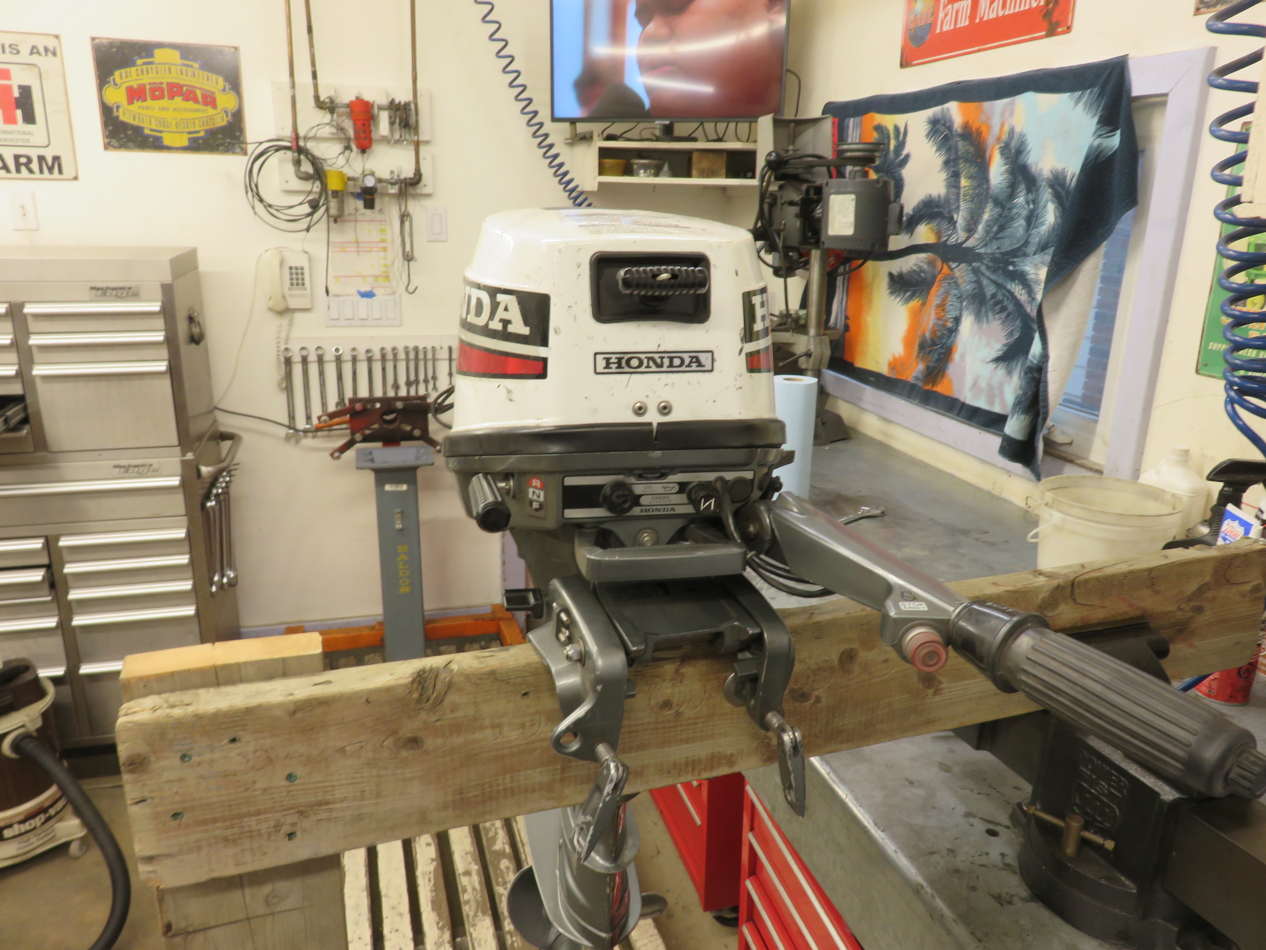 8 HP Outboard Honda Motor - photo 2