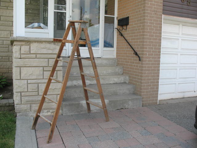 6 Foot Wooden Ladder - photo 4
