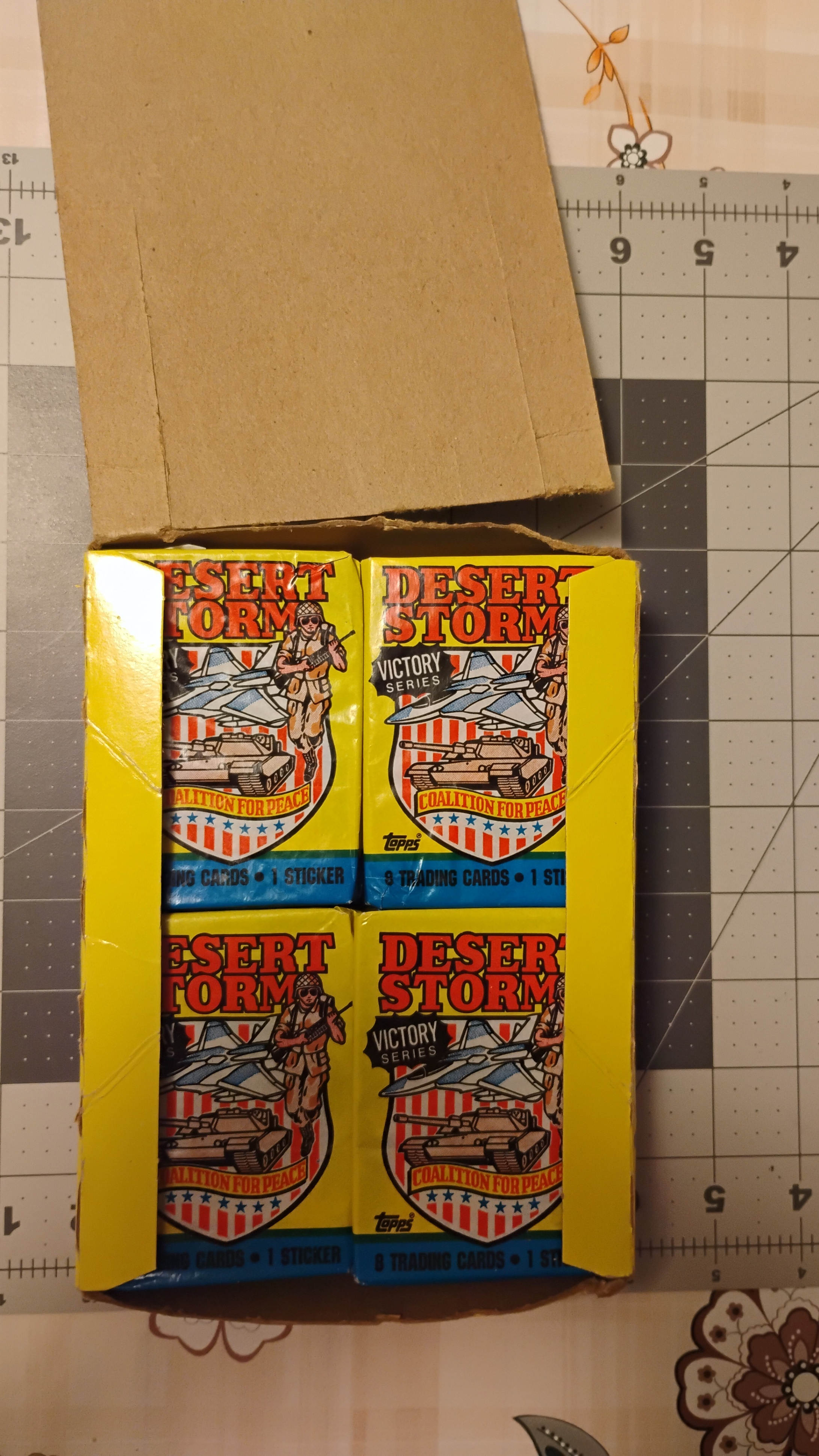 Topps Operation Desert Storm Victory Series Box 32 Wax Packs - photo 2