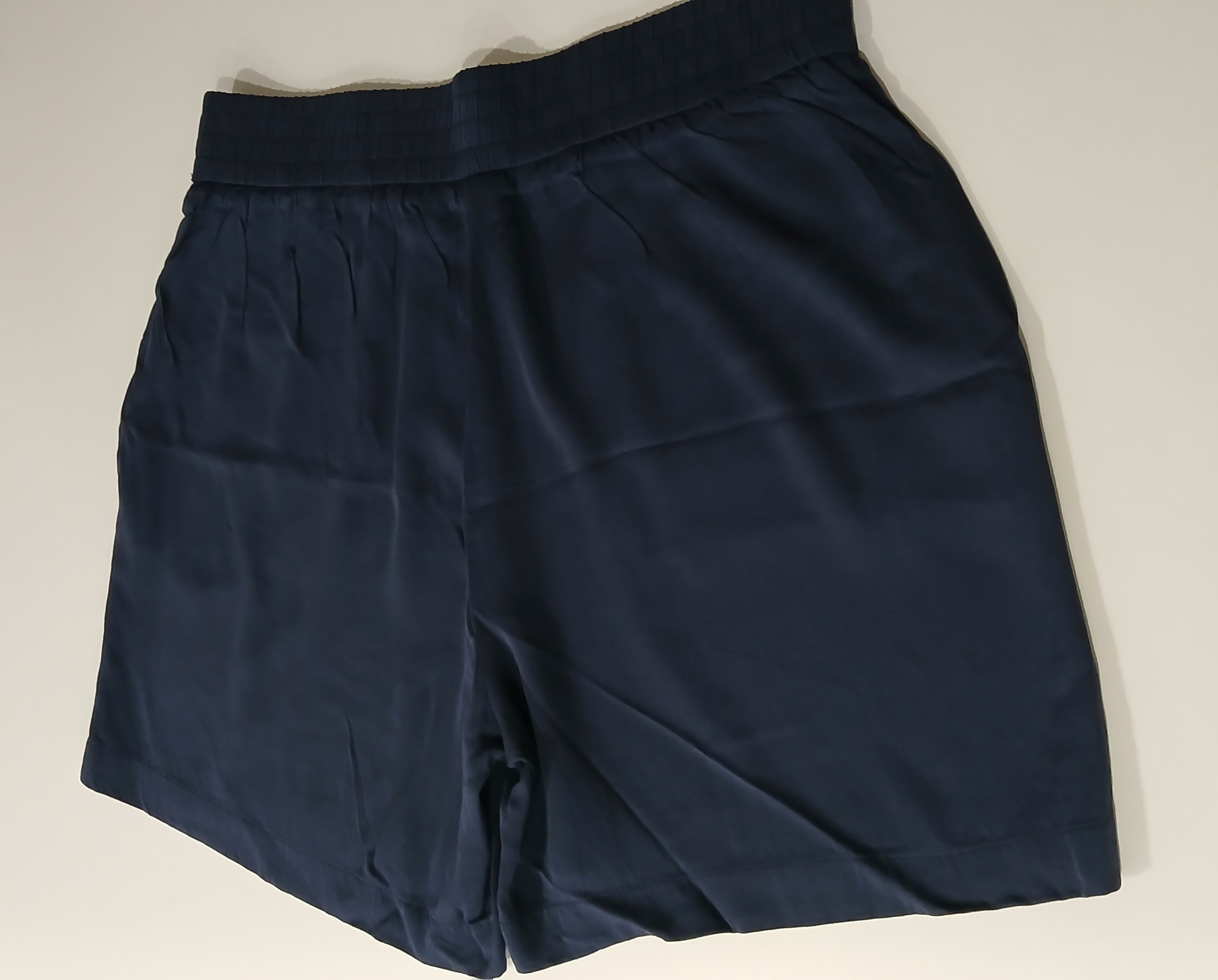 Denver Hayes Navy Viscose Shorts, Never Worn - photo 2