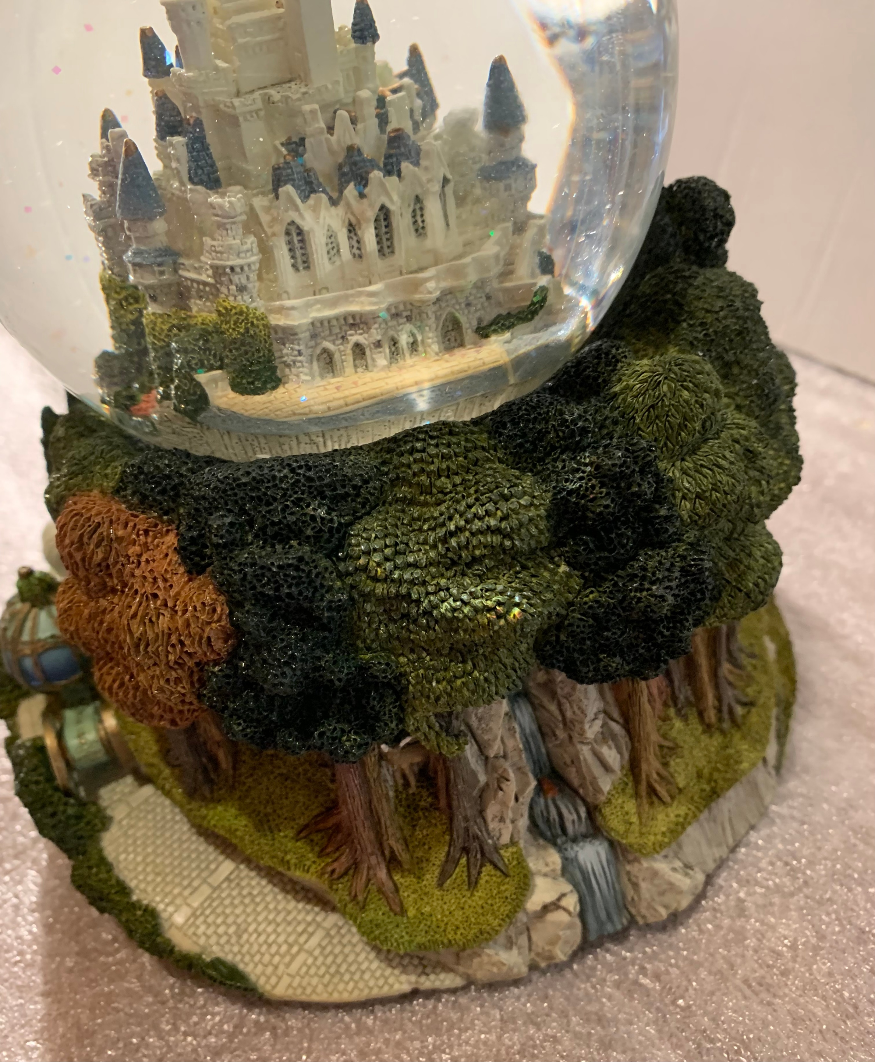 Disney Cinderella Castle Snow Globe - photo 4