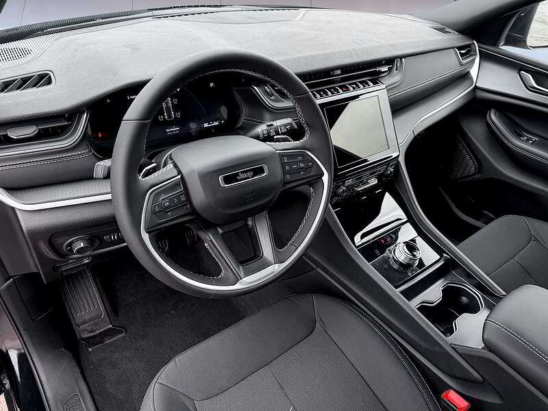 2026 Jeep Grand Cherokee Laredo X - photo 3