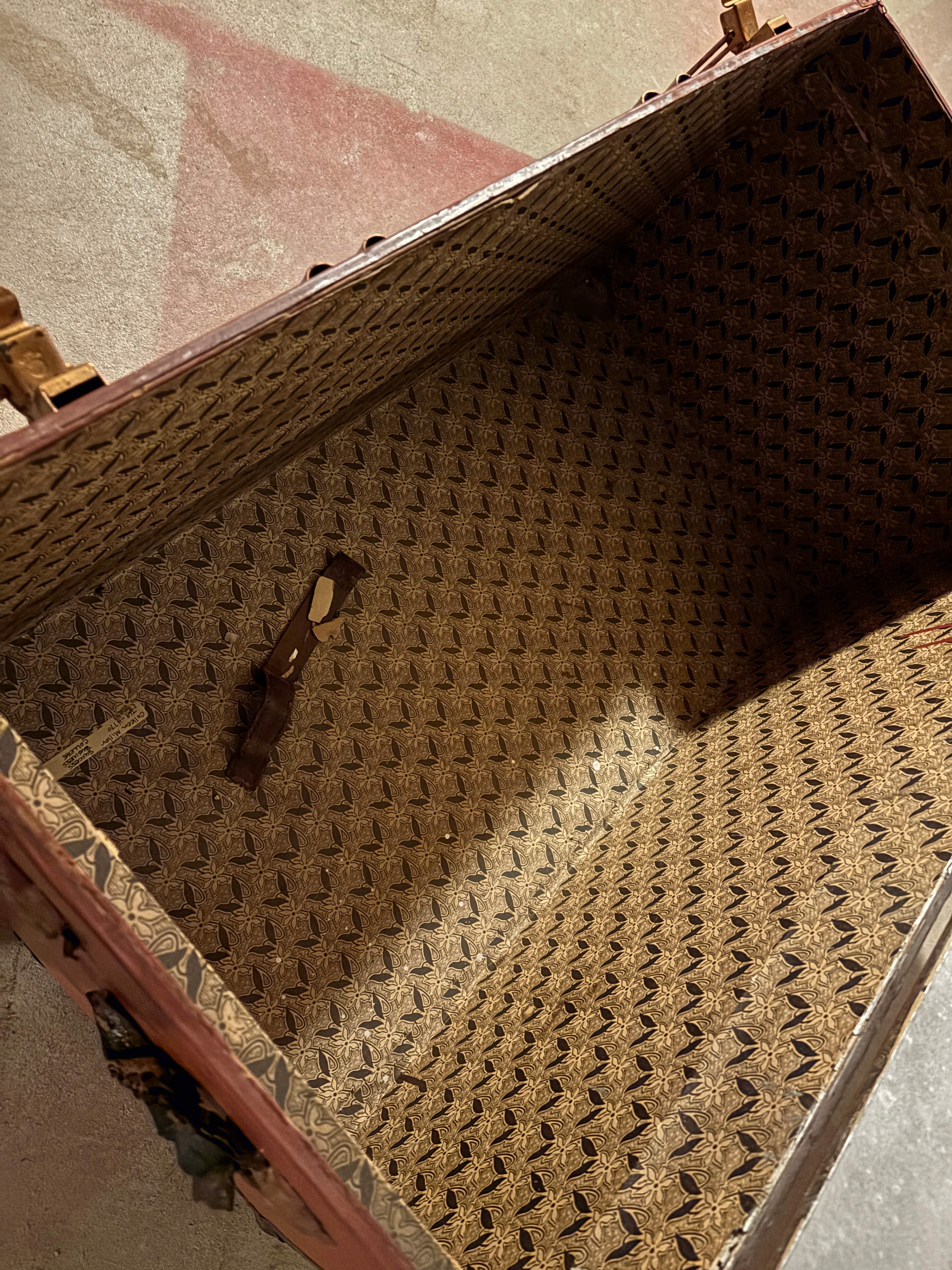 Vintage antique large trunk rust colour - photo 5