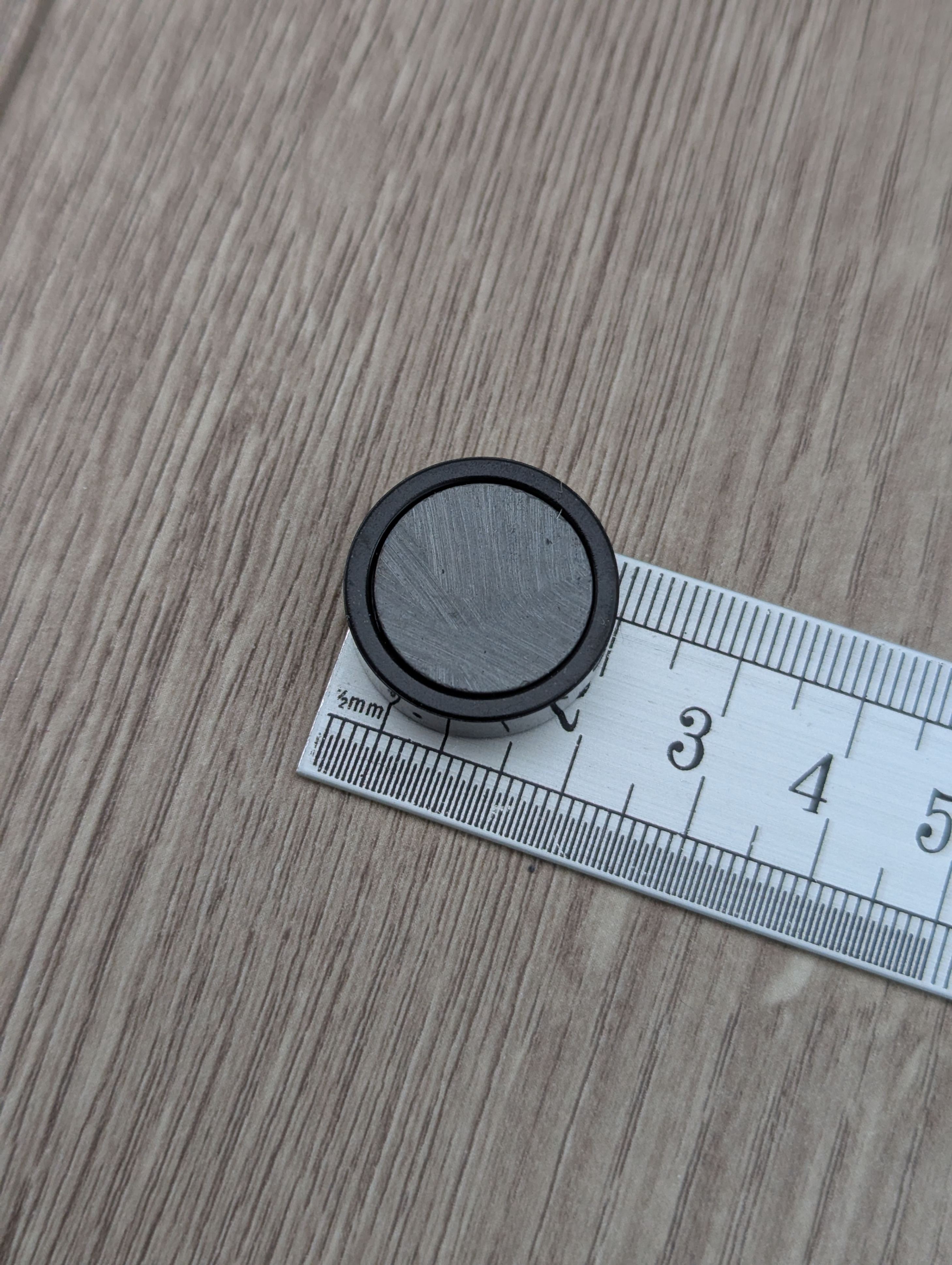 32 Round Magnets - 2 cm Diameter - photo 3