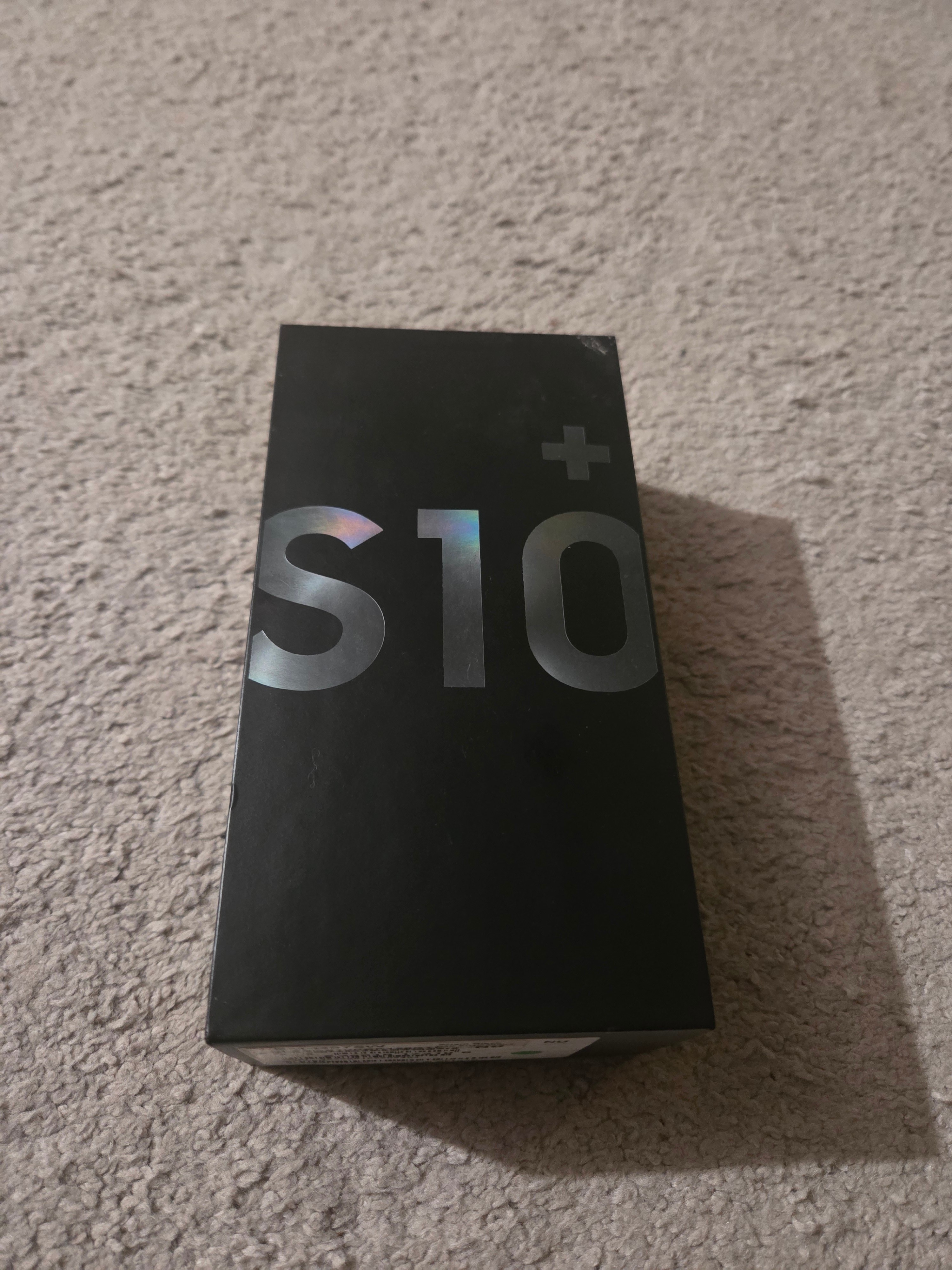 Samsung Galaxy S10+ For Parts /Repair, Powers On, Cracked Screen - photo 3