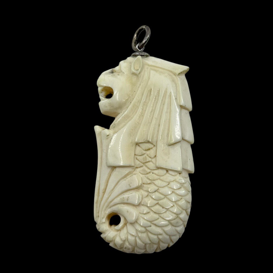 Vintage sterling silver carved bone Merlion pendant - GM1216