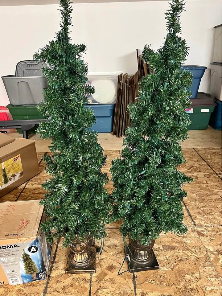 NOMA 4 FOOT LIGHTED TREES - photo 2